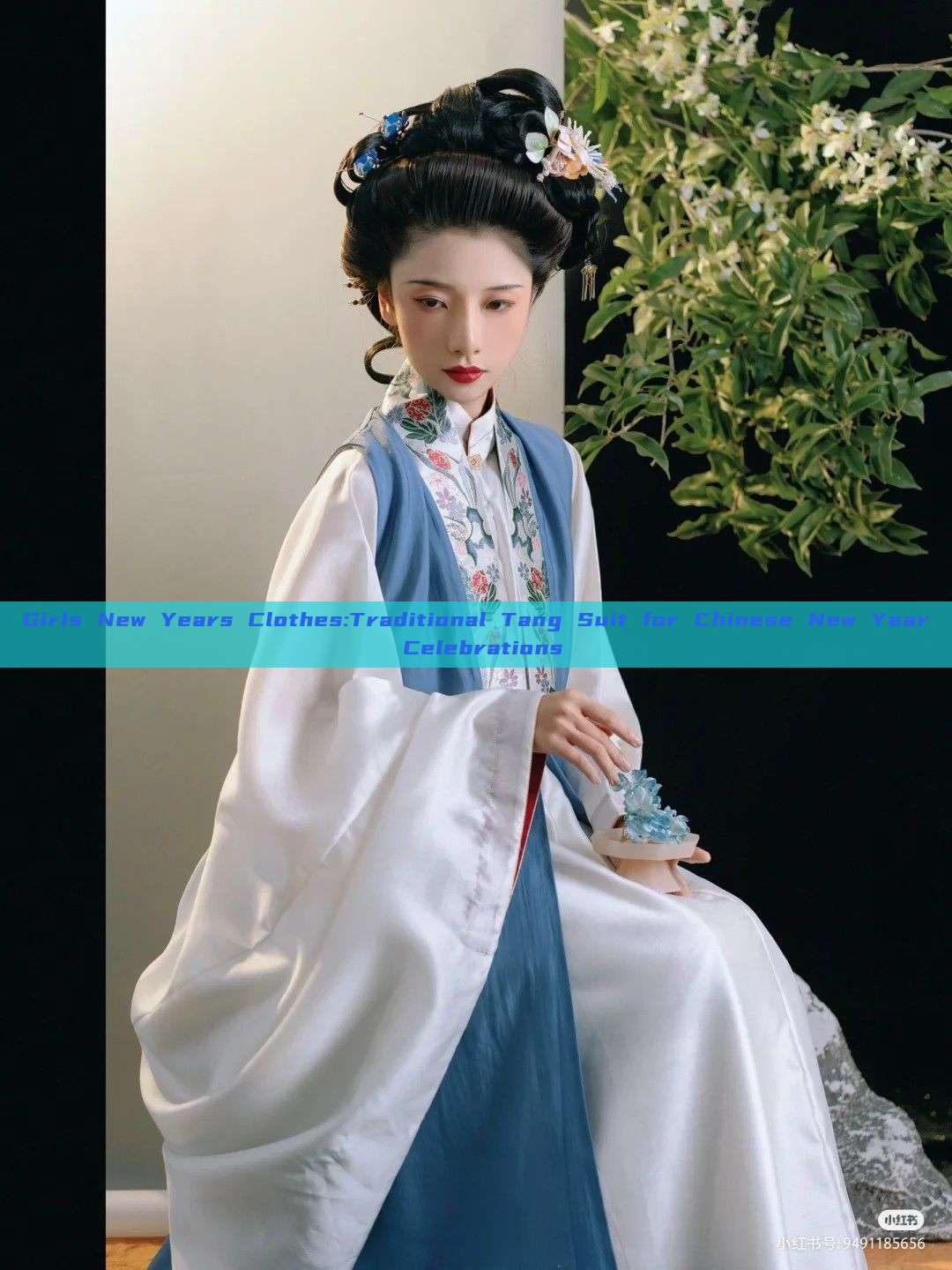 Girls New Years Clothes:Traditional Tang Suit for Chinese New Year Celebrations