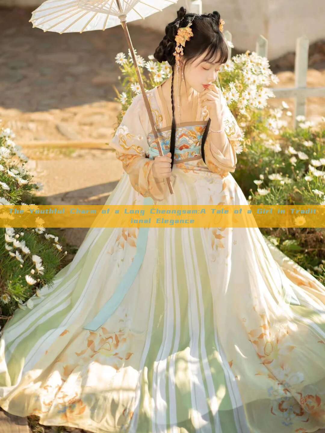 The Youthful Charm of a Long Cheongsam:A Tale of a Girl in Traditional Elegance The Youthful Charm of a Long Cheongsam:A Tale of a Girl in Traditional Elegance