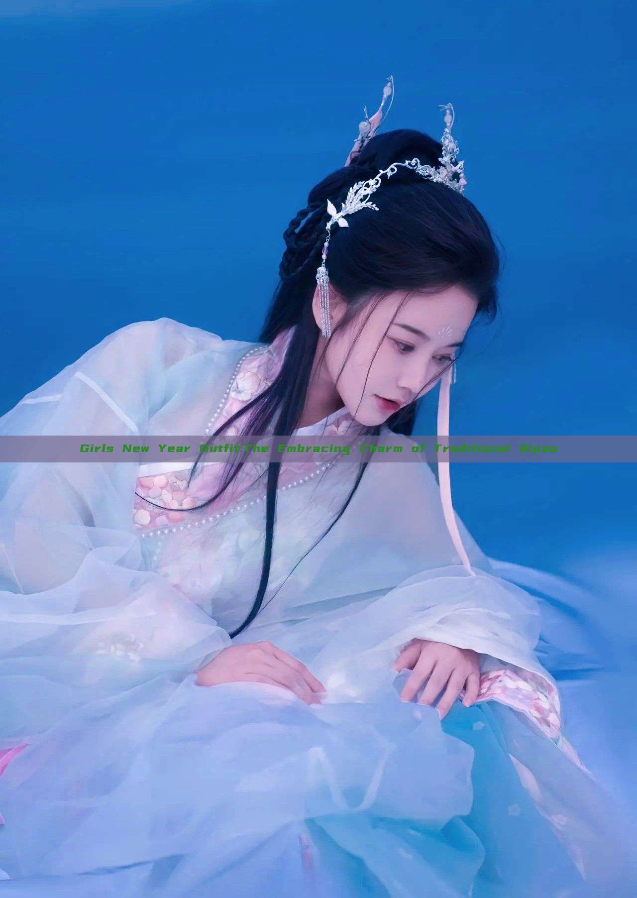 Girls New Year Outfit:The Embracing Charm of Traditional Qipao Girls New Year Outfit:The Embracing Charm of Traditional Qipao