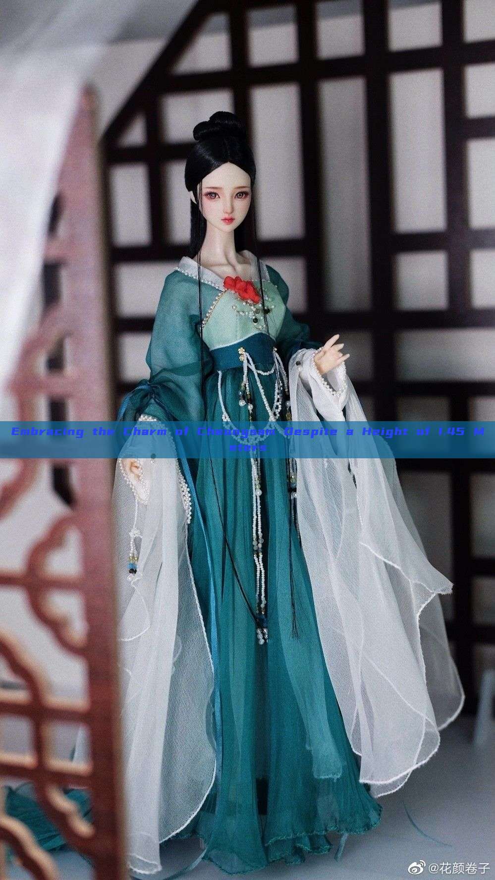 Embracing the Charm of Cheongsam Despite a Height of 1.45 Meters Embracing the Charm of Cheongsam Despite a Height of 1.45 Meters