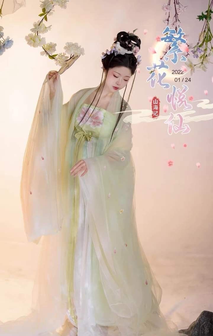 Large-Size Hanfu Qixiong Fashion:Embracing the Traditional Beauty in All Sizes Large-Size Hanfu Qixiong Fashion:Embracing the Traditional Beauty in All Sizes