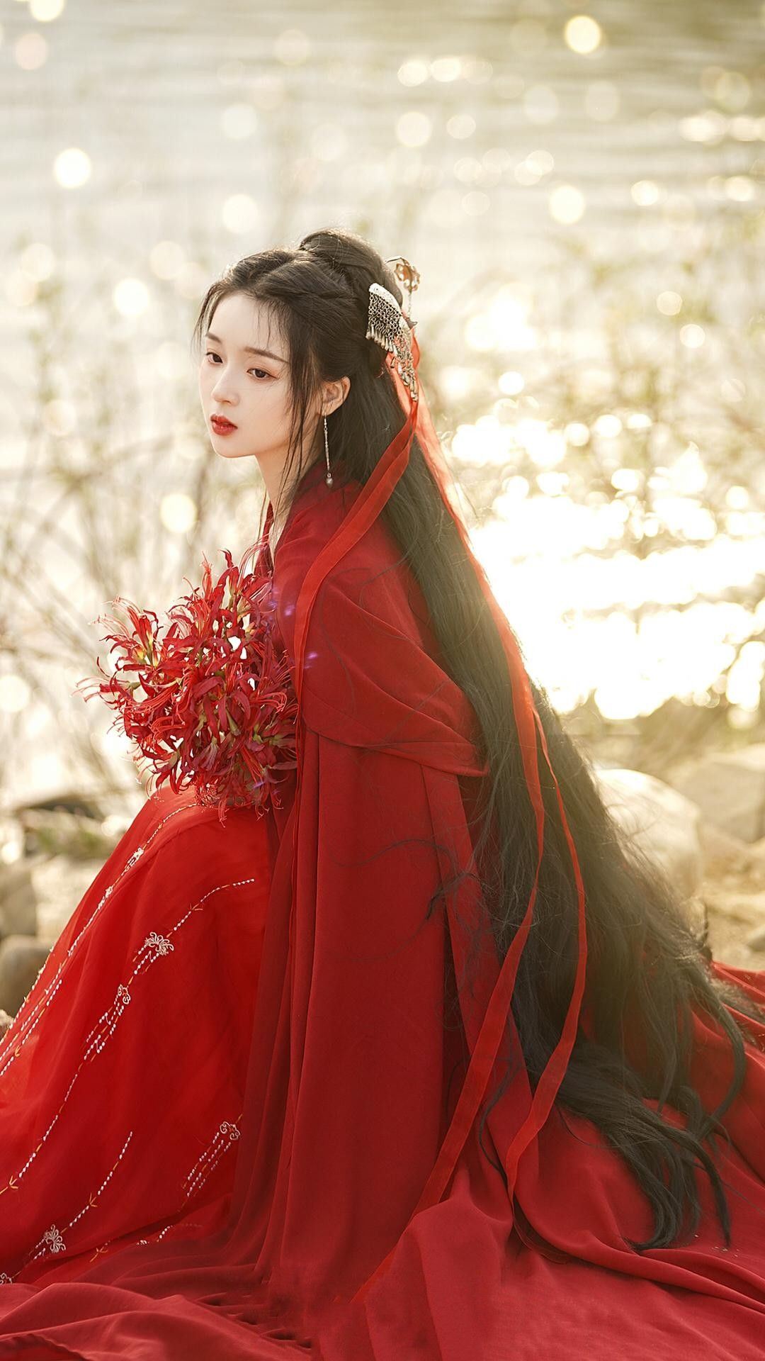 Plus Size Fashion:Embracing the Beauty of Long Cheongsam with a Slimming Effect for Curvier Figures