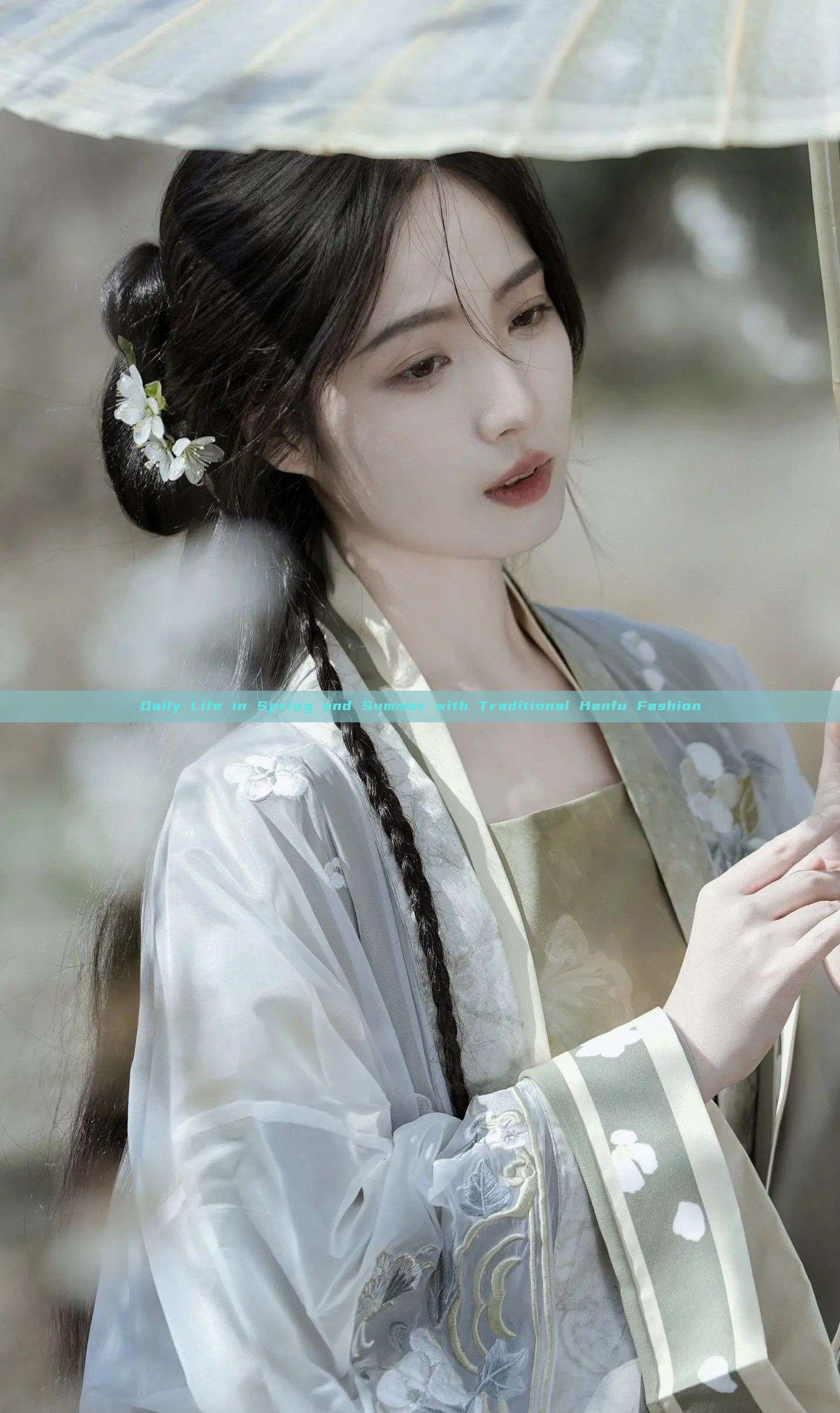 Daily Life in Spring and Summer with Traditional Hanfu Fashion Daily Life in Spring and Summer with Traditional Hanfu Fashion