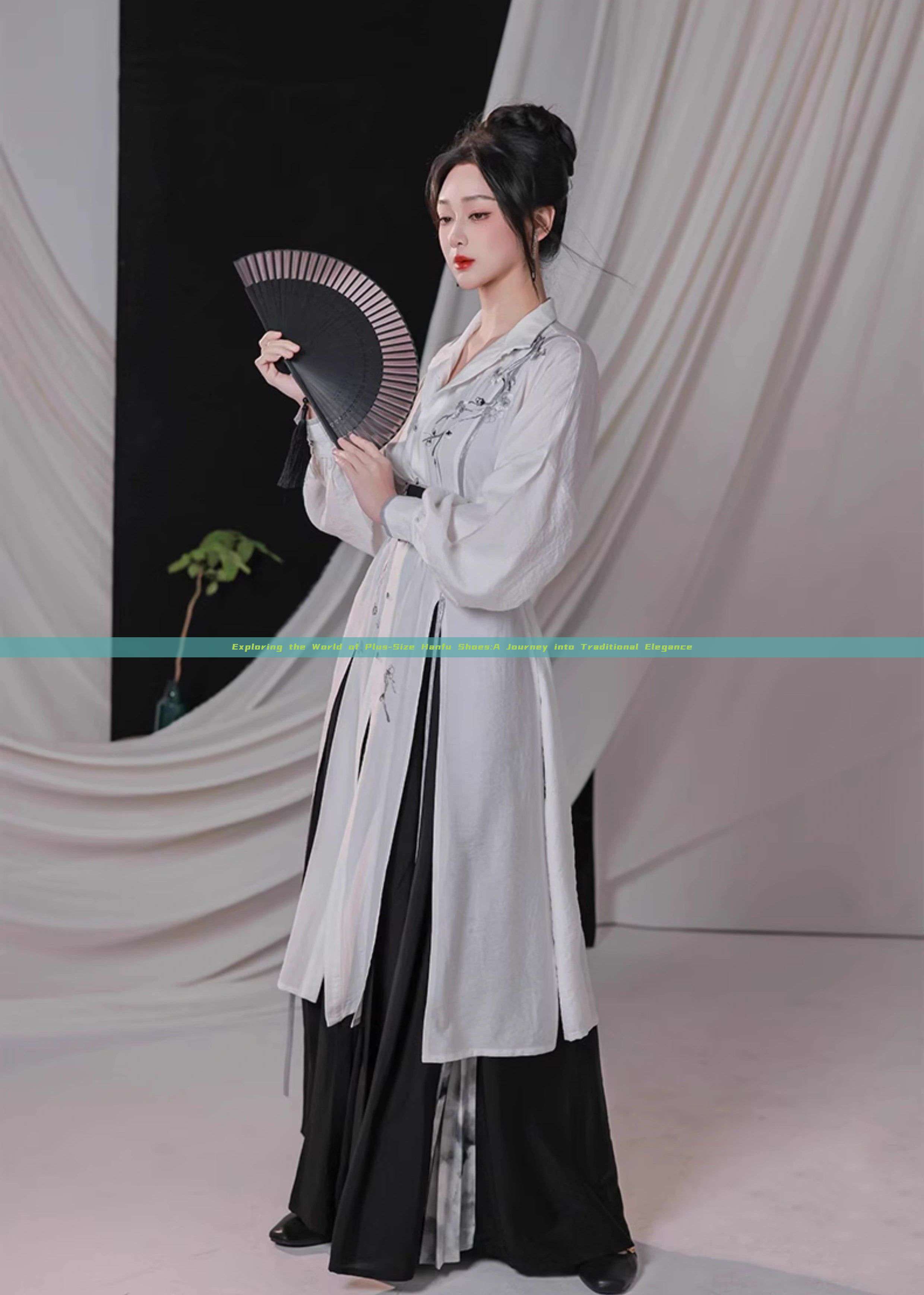 Exploring the World of Plus-Size Hanfu Shoes:A Journey into Traditional Elegance Exploring the World of Plus-Size Hanfu Shoes:A Journey into Traditional Elegance