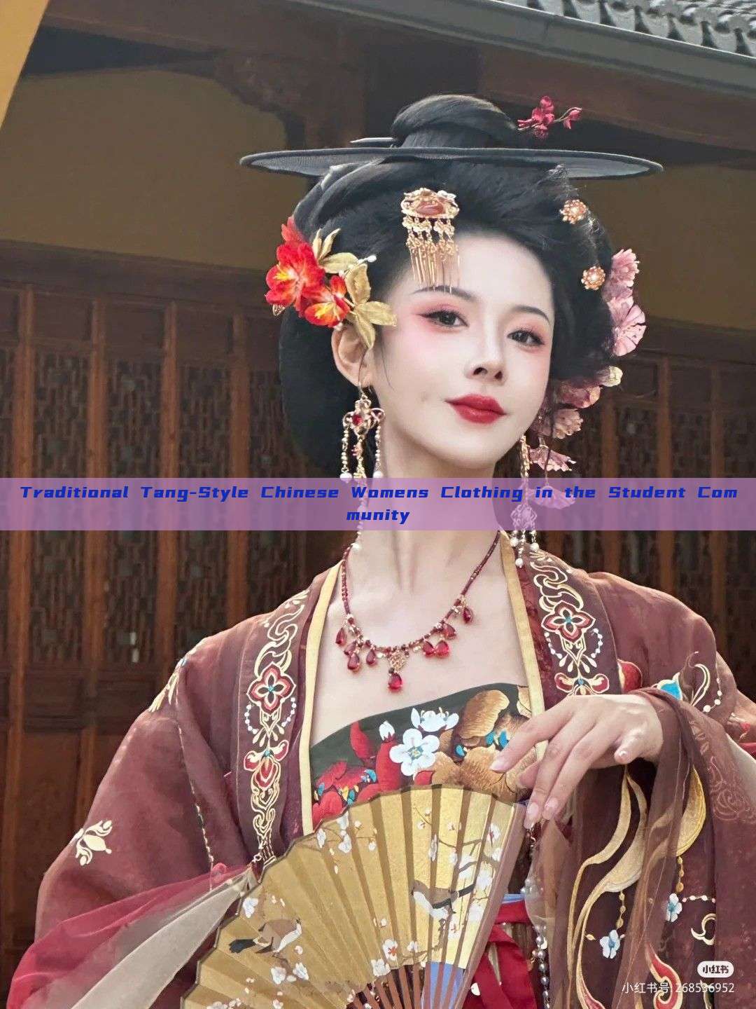 Traditional Tang-Style Chinese Womens Clothing in the Student Community Traditional Tang-Style Chinese Womens Clothing in the Student Community