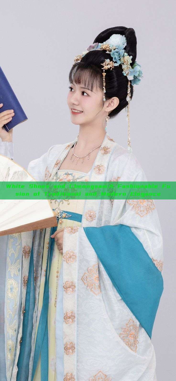 White Shoes and Cheongsam:A Fashionable Fusion of Traditional and Modern Elegance White Shoes and Cheongsam:A Fashionable Fusion of Traditional and Modern Elegance