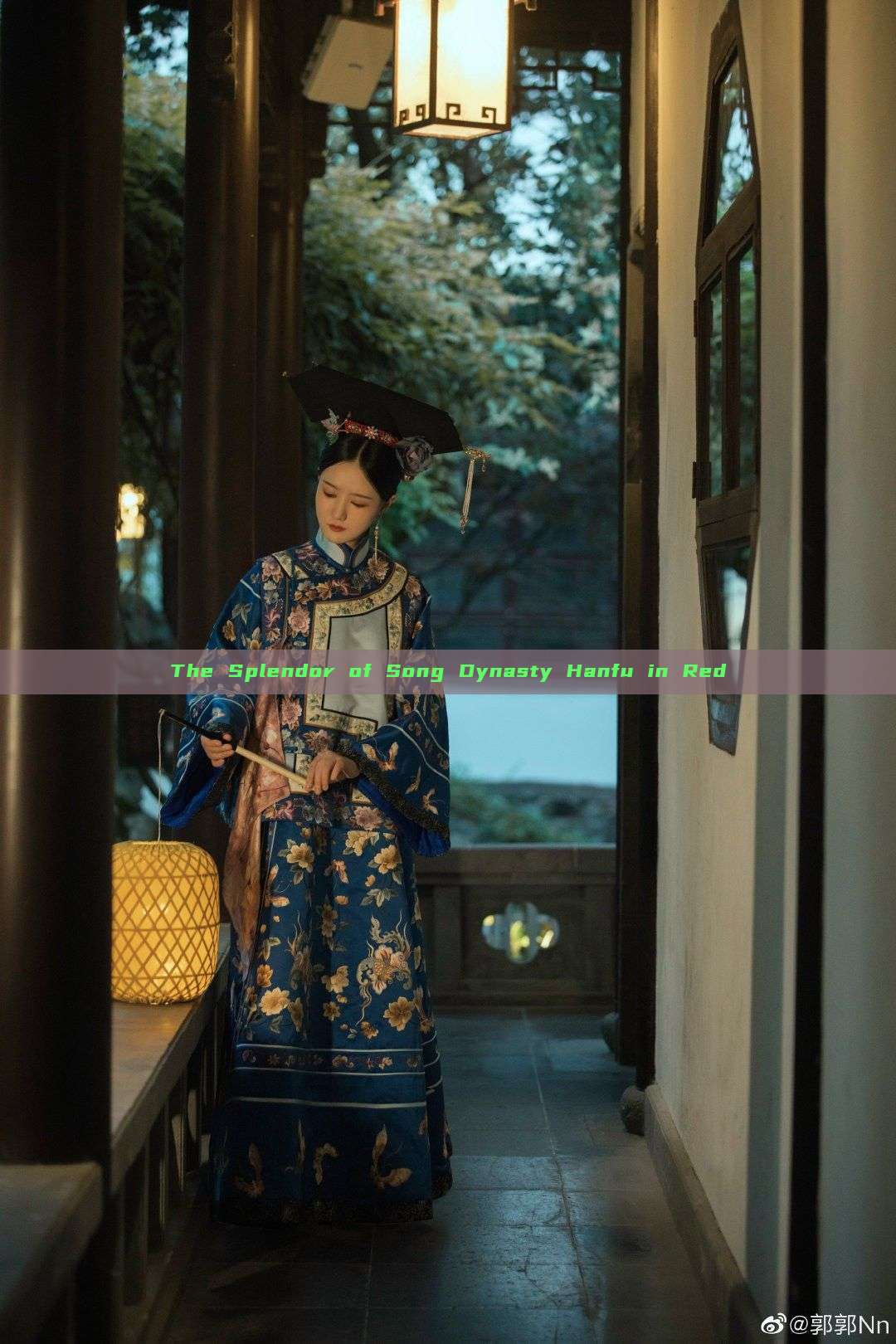 The Splendor of Song Dynasty Hanfu in Red The Splendor of Song Dynasty Hanfu in Red