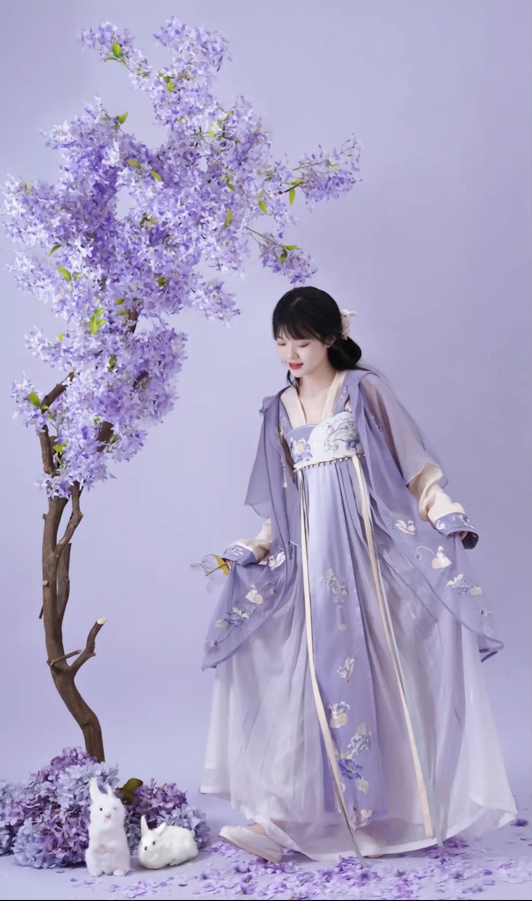 The Quintessential Quip of a Cheongsam and Its Slung Bag Accessory