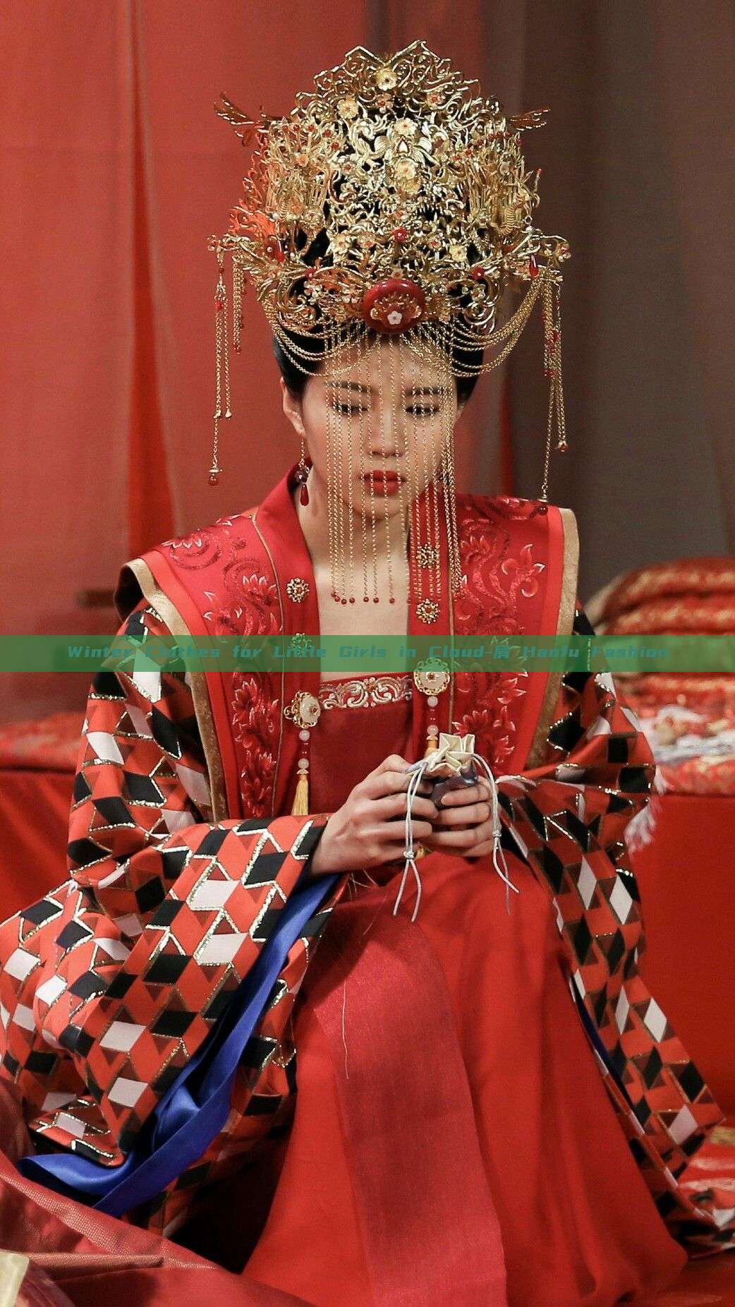 Winter Clothes for Little Girls in Cloud-肩 Hanfu Fashion