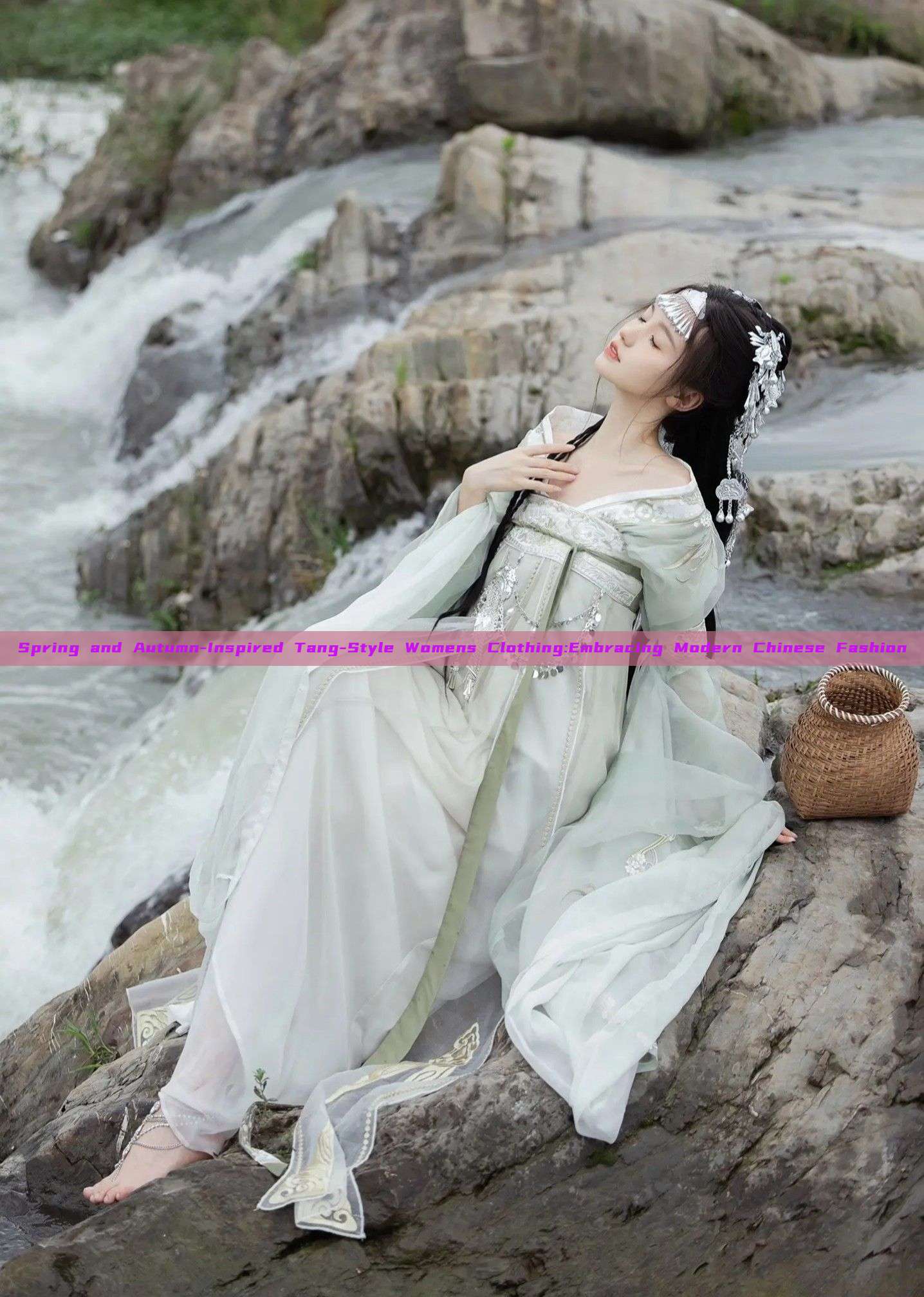 Spring and Autumn-Inspired Tang-Style Womens Clothing:Embracing Modern Chinese Fashion Spring and Autumn-Inspired Tang-Style Womens Clothing:Embracing Modern Chinese Fashion