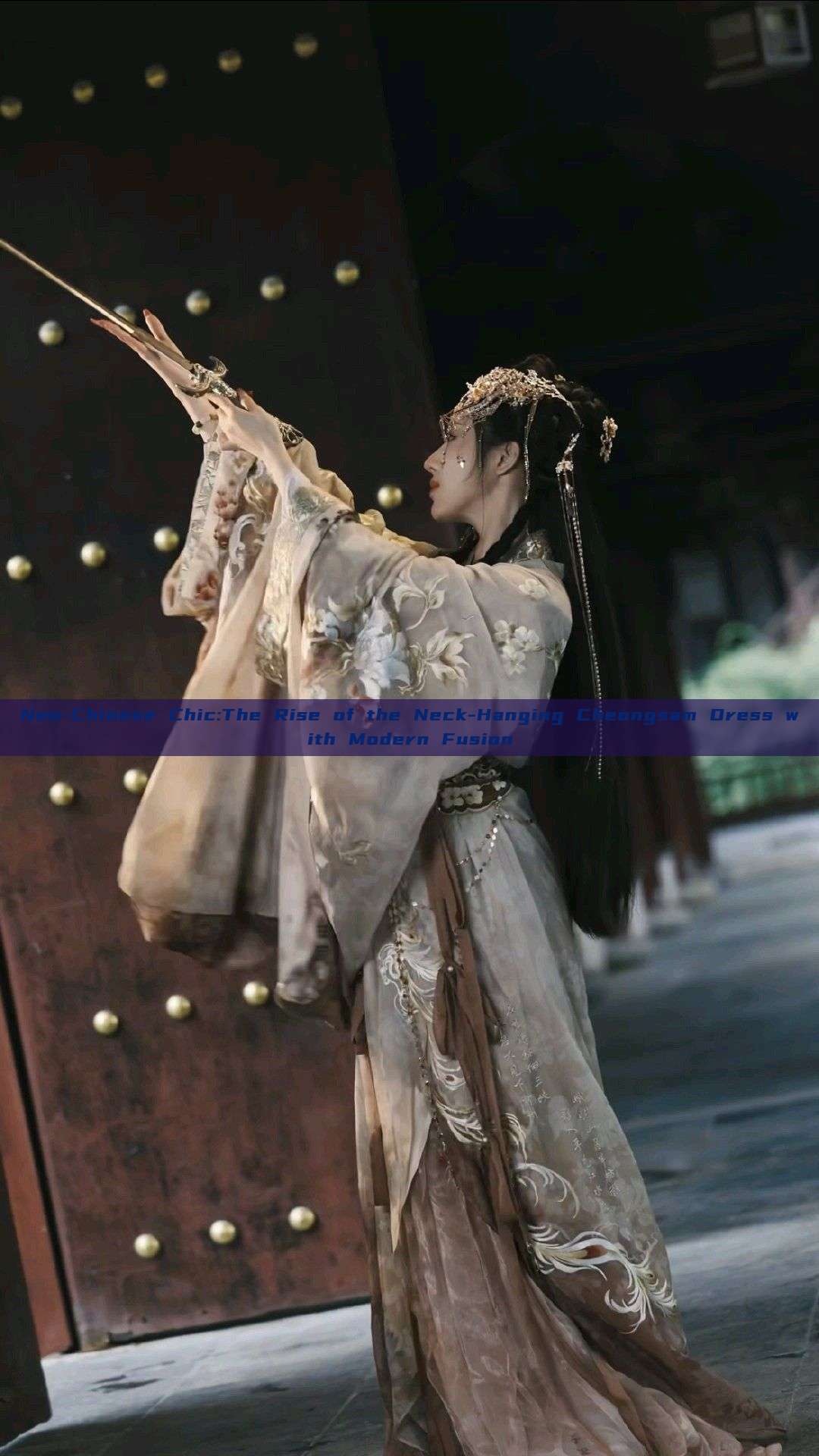 Neo-Chinese Chic:The Rise of the Neck-Hanging Cheongsam Dress with Modern Fusion Neo-Chinese Chic:The Rise of the Neck-Hanging Cheongsam Dress with Modern Fusion