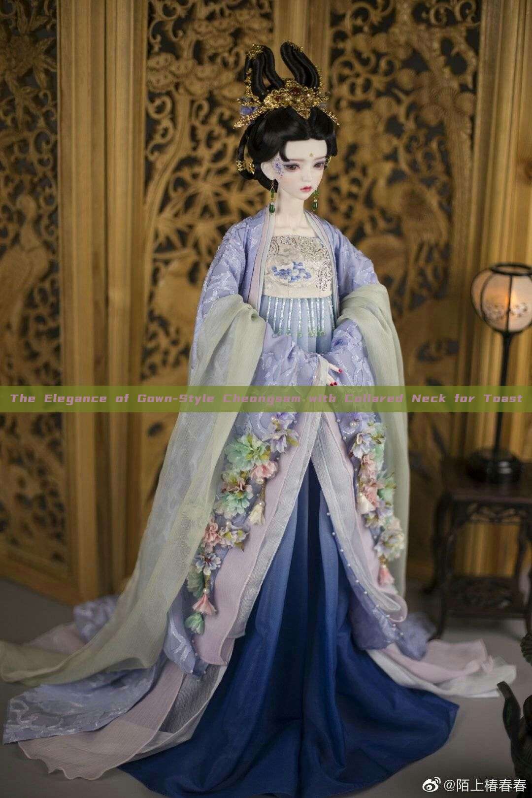 The Elegance of Gown-Style Cheongsam with Collared Neck for Toast