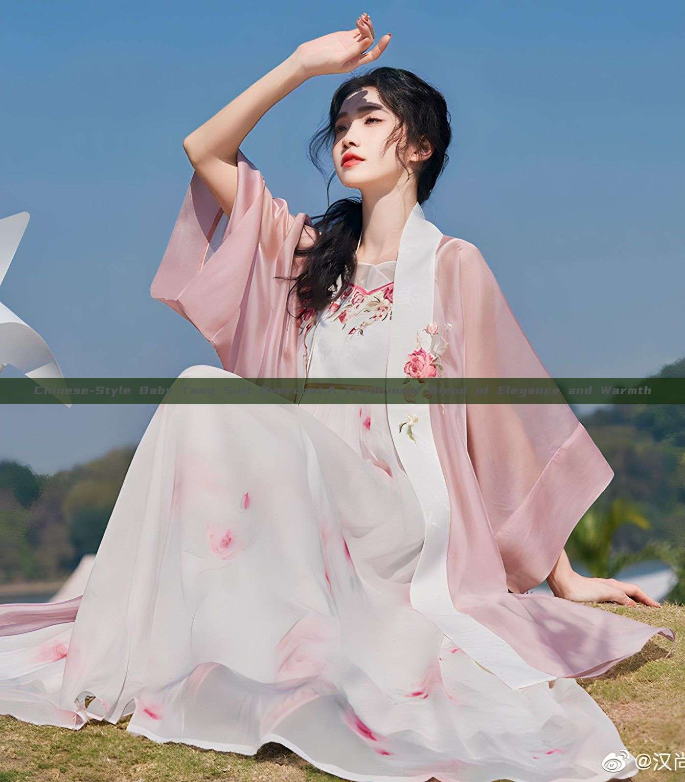 Chinese-Style Baby Tang Suit Overcoat:A Traditional Blend of Elegance and Warmth