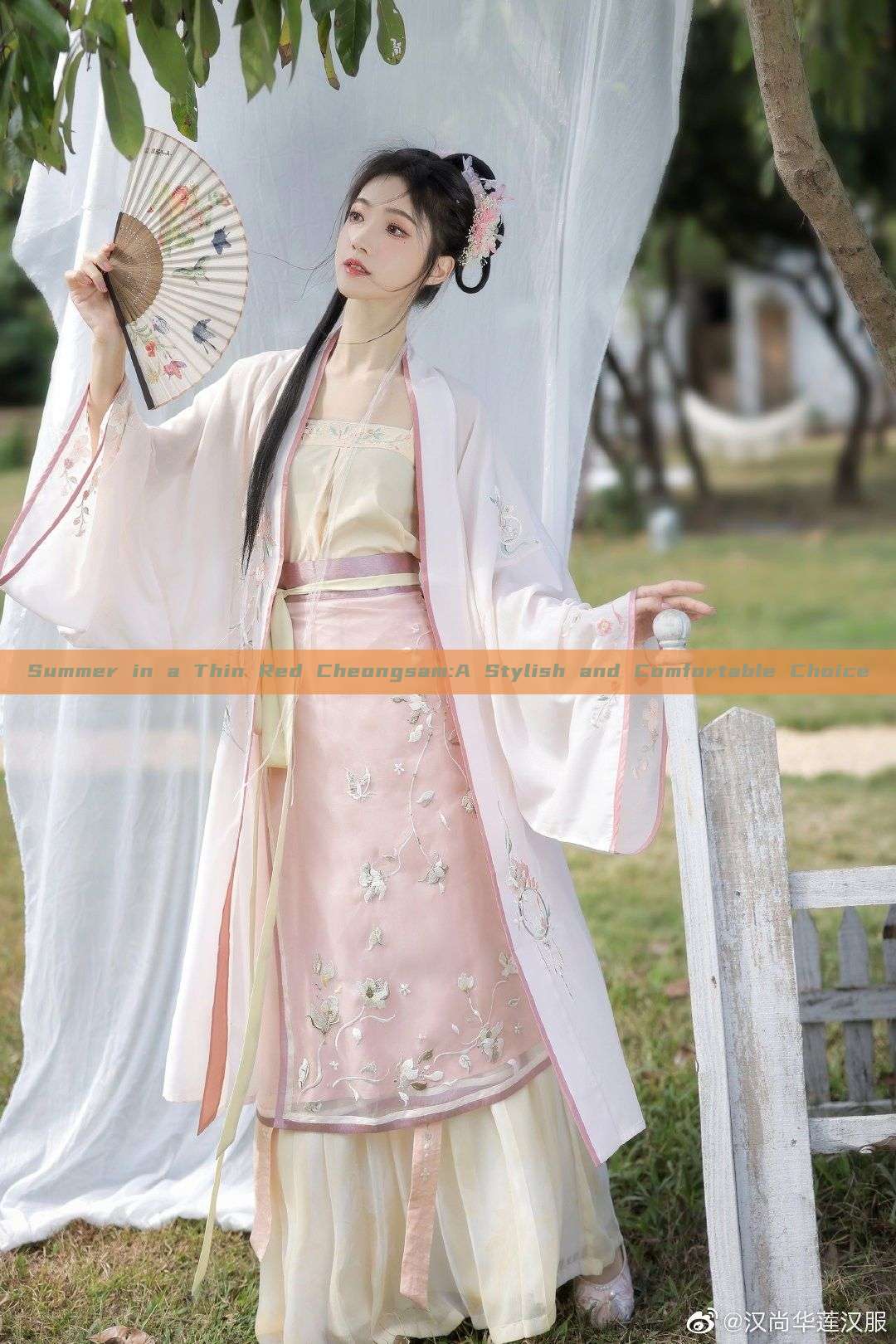 Summer in a Thin Red Cheongsam:A Stylish and Comfortable Choice