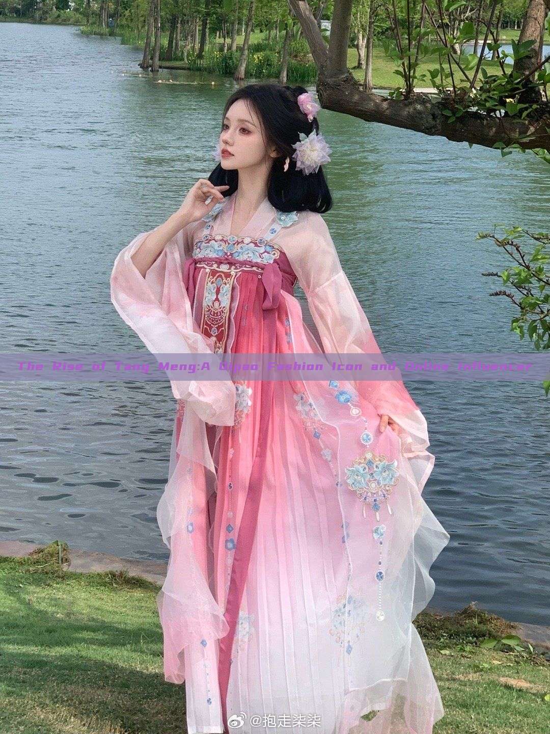 The Rise of Tang Meng:A Qipao Fashion Icon and Online Influencer The Rise of Tang Meng:A Qipao Fashion Icon and Online Influencer