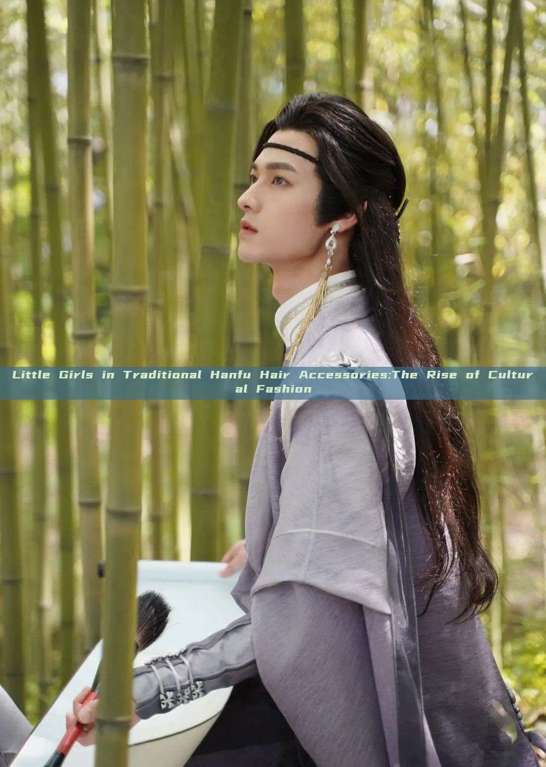 Little Girls in Traditional Hanfu Hair Accessories:The Rise of Cultural Fashion