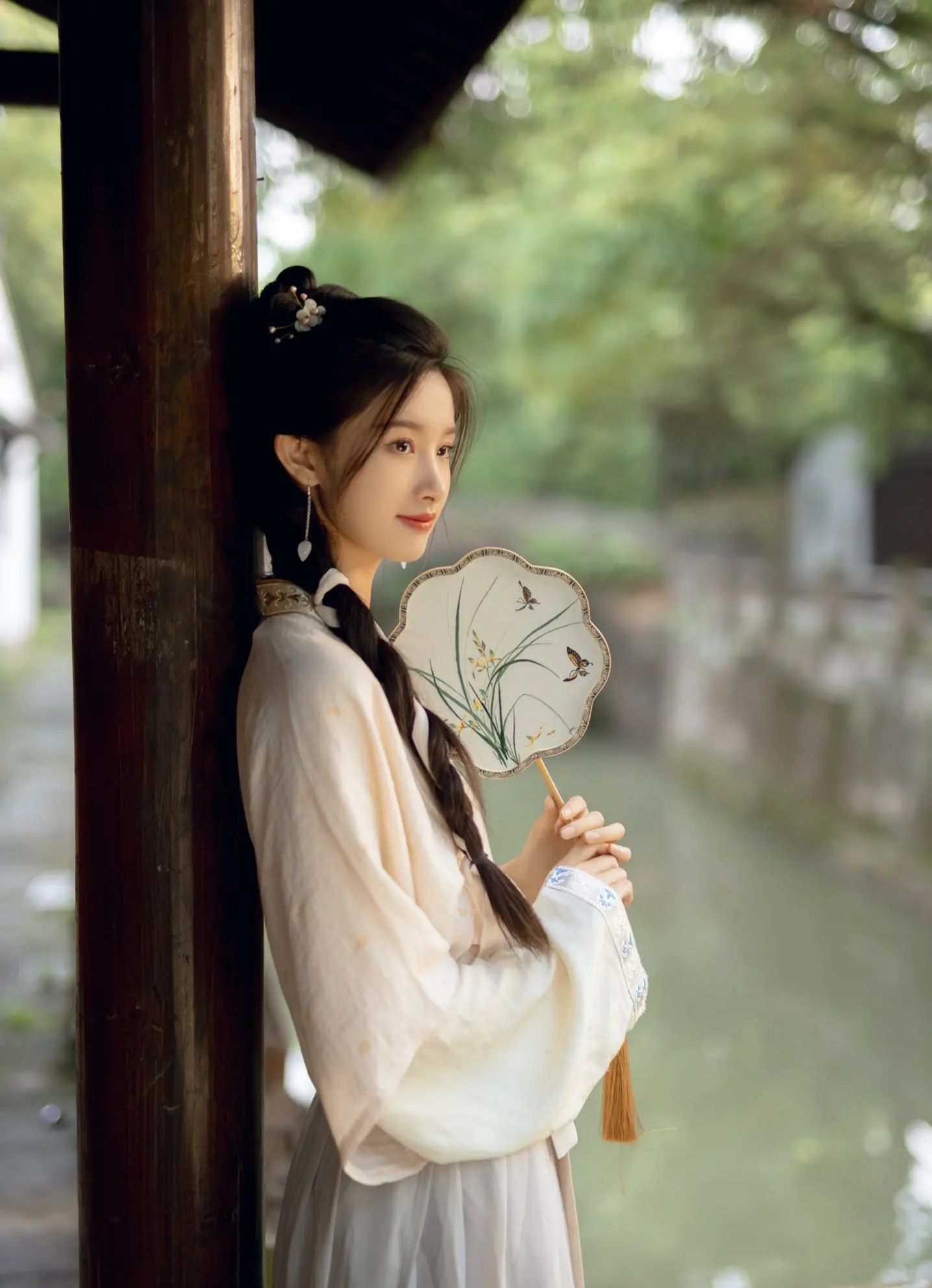 Ethereal Elegance in Cotton and Hemp Hanfu Fashion