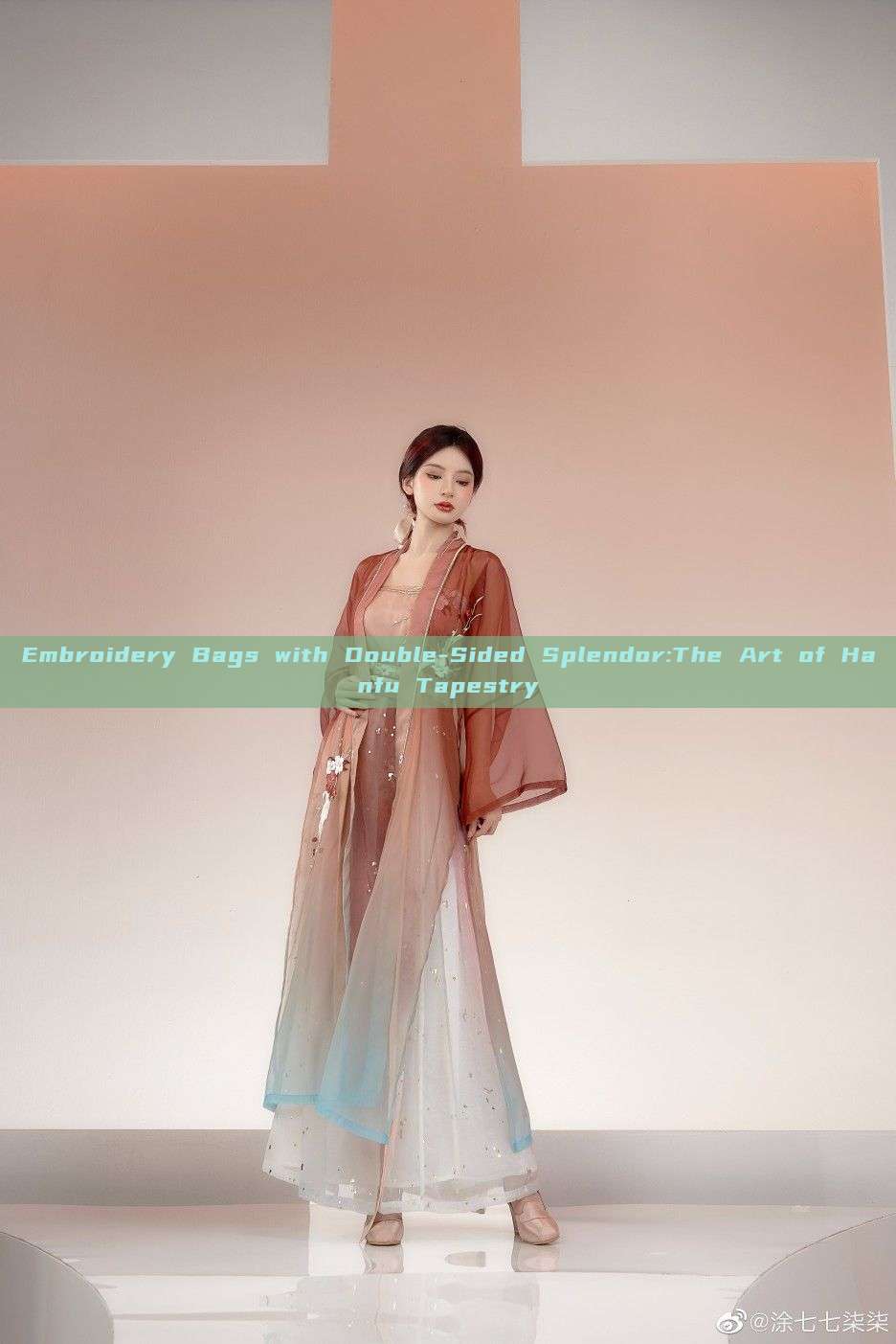 Embroidery Bags with Double-Sided Splendor:The Art of Hanfu Tapestry