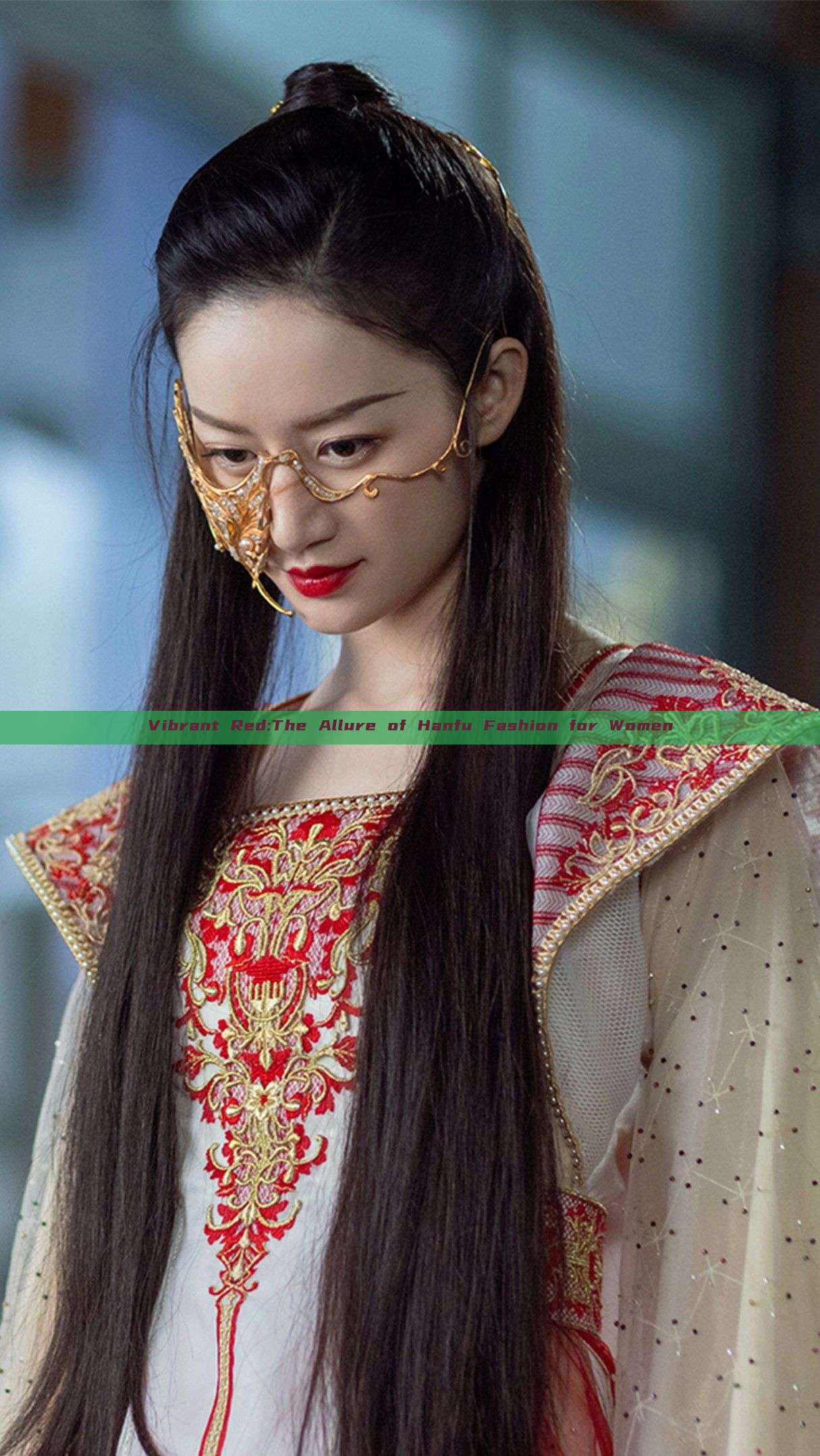 Vibrant Red:The Allure of Hanfu Fashion for Women