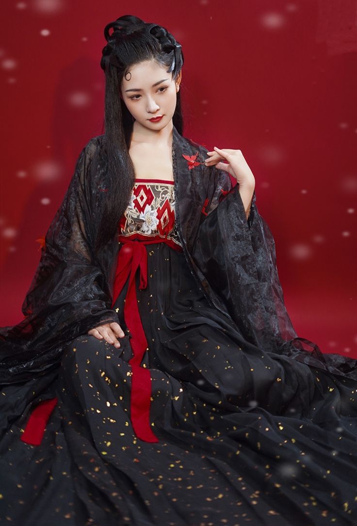 The Ancient Chinese Sleepwear:Hanfu Robes and Their Crossover Significance The Ancient Chinese Sleepwear:Hanfu Robes and Their Crossover Significance