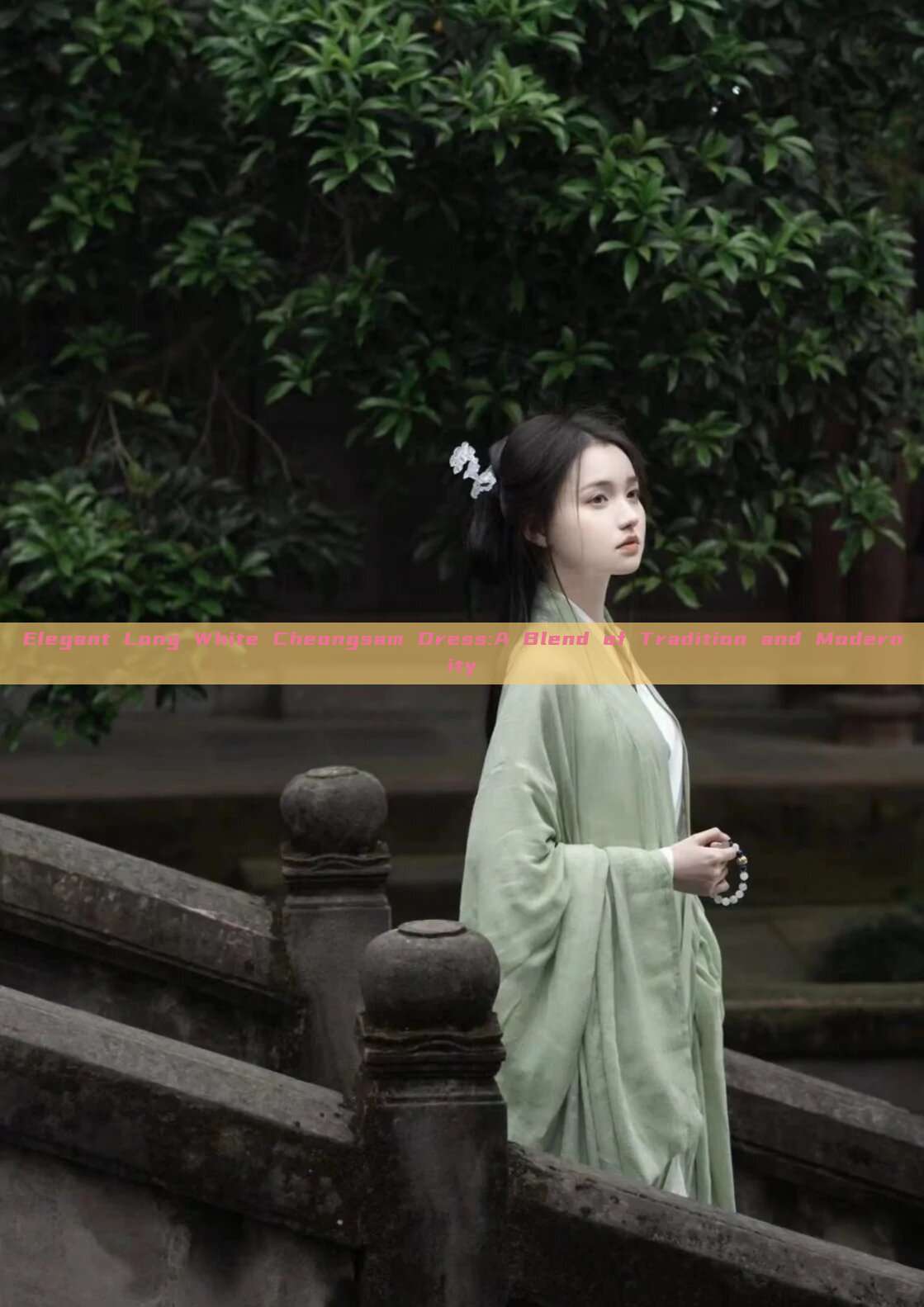 Elegant Long White Cheongsam Dress:A Blend of Tradition and Modernity Elegant Long White Cheongsam Dress:A Blend of Tradition and Modernity