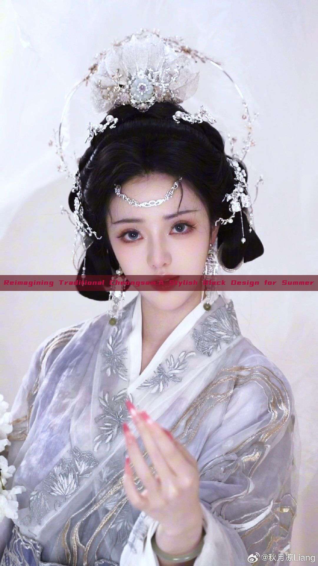 Reimagining Traditional Cheongsam:A Stylish Black Design for Summer