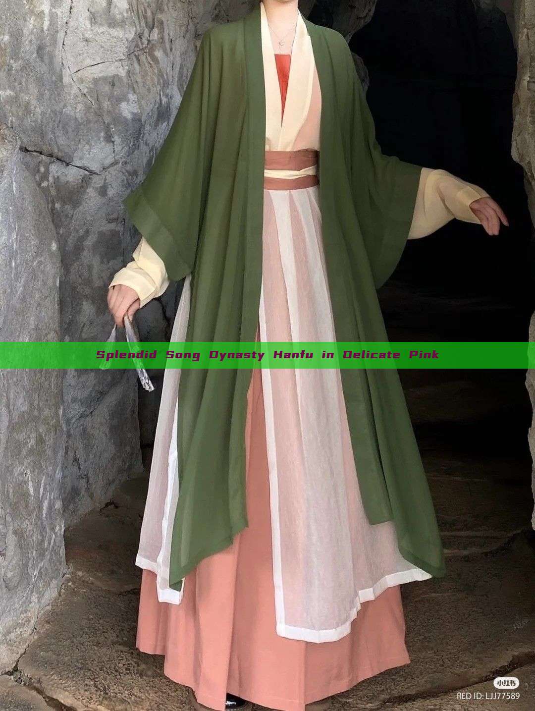 Splendid Song Dynasty Hanfu in Delicate Pink Splendid Song Dynasty Hanfu in Delicate Pink