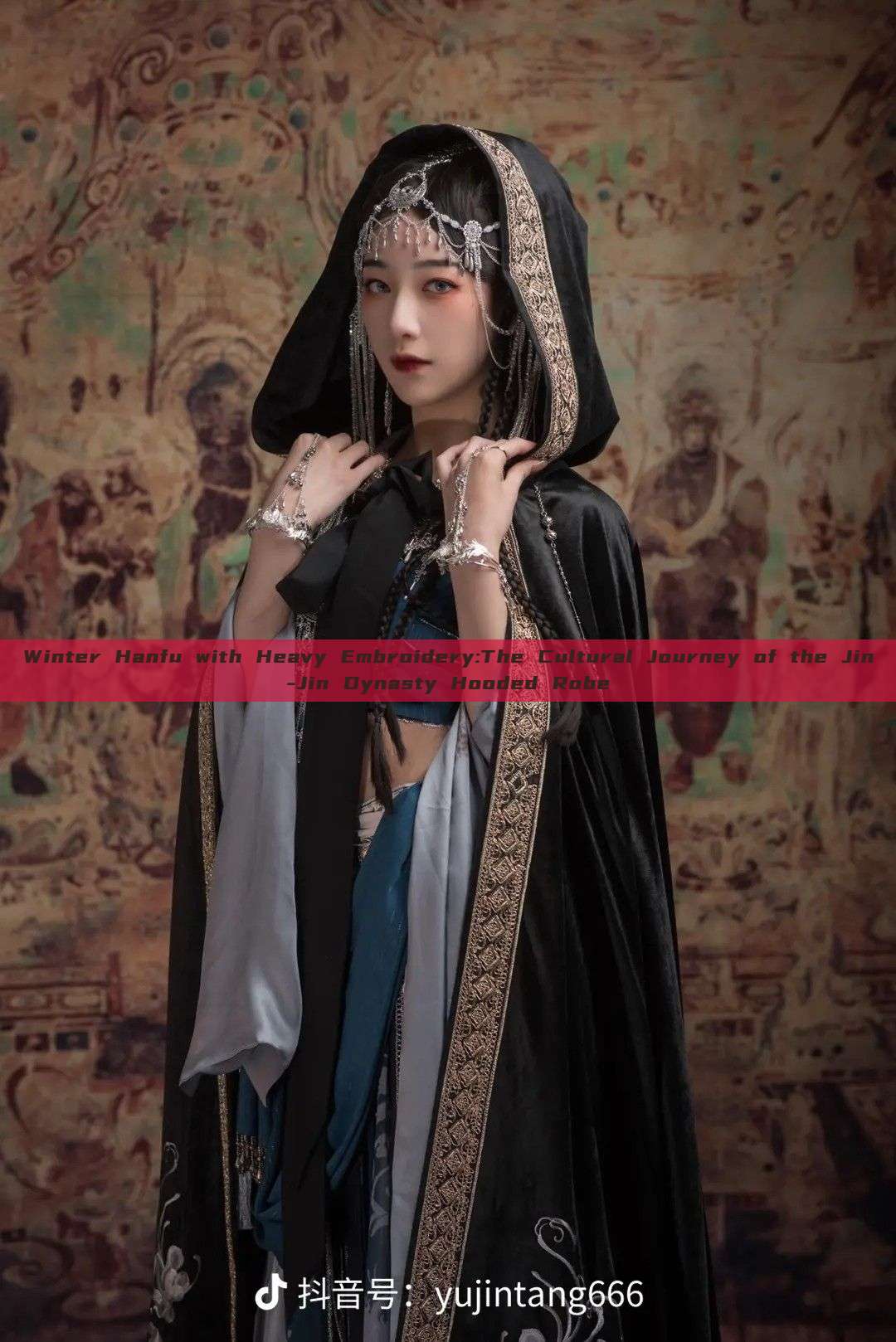 Winter Hanfu with Heavy Embroidery:The Cultural Journey of the Jin-Jin Dynasty Hooded Robe Winter Hanfu with Heavy Embroidery:The Cultural Journey of the Jin-Jin Dynasty Hooded Robe