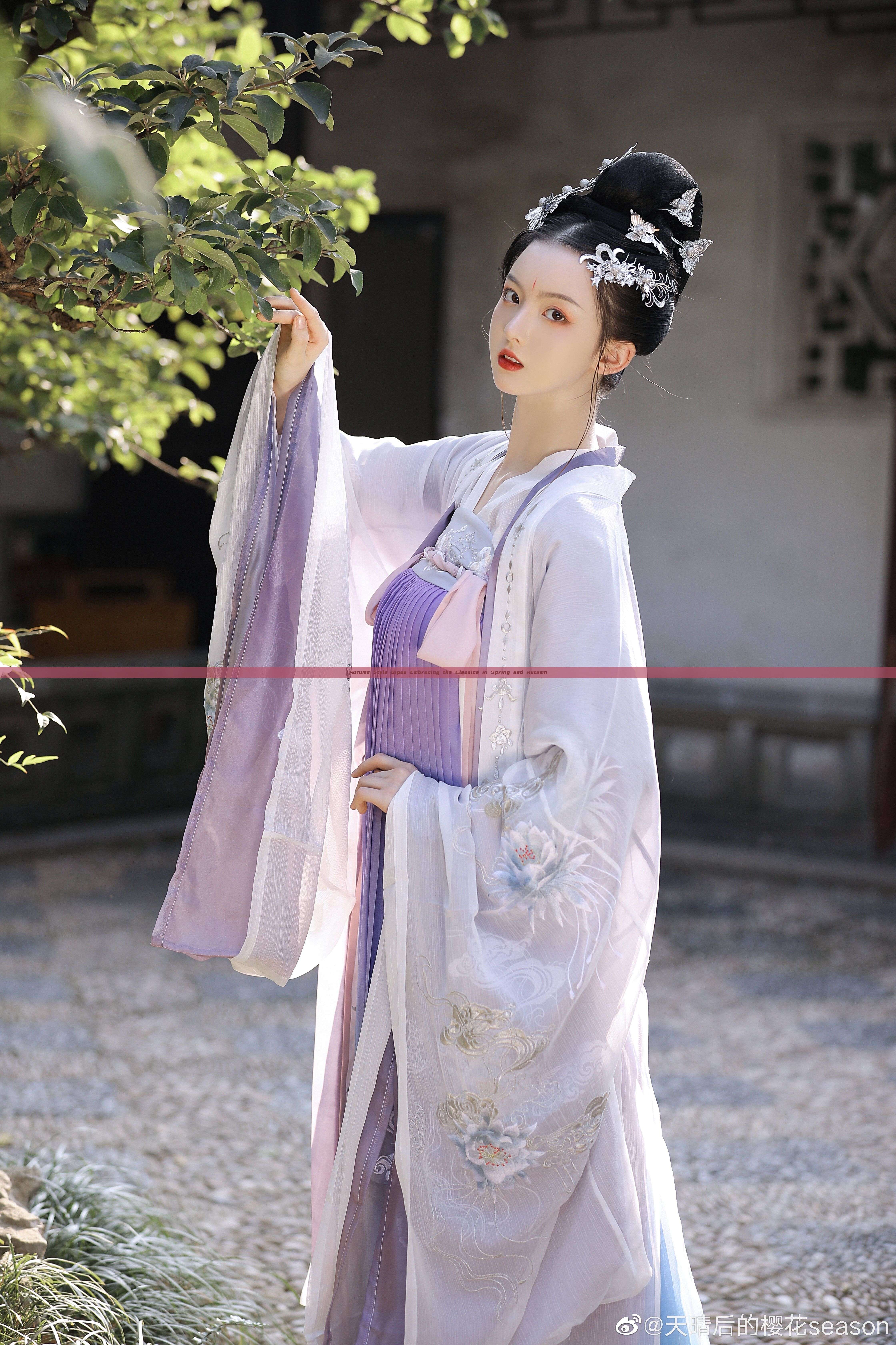 Autumn Style Qipao Embracing the Classics in Spring and Autumn Autumn Style Qipao Embracing the Classics in Spring and Autumn