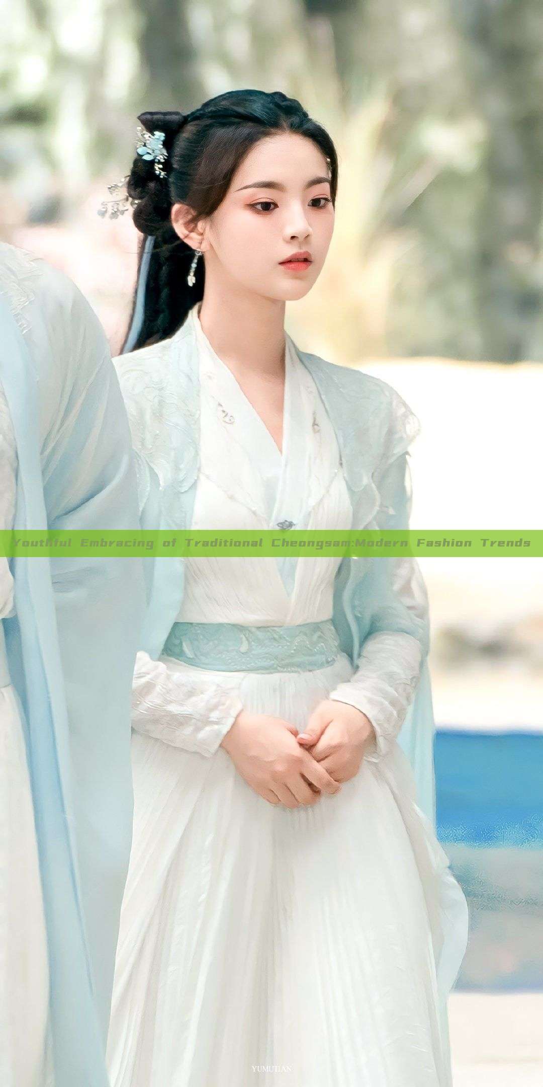 Youthful Embracing of Traditional Cheongsam:Modern Fashion Trends