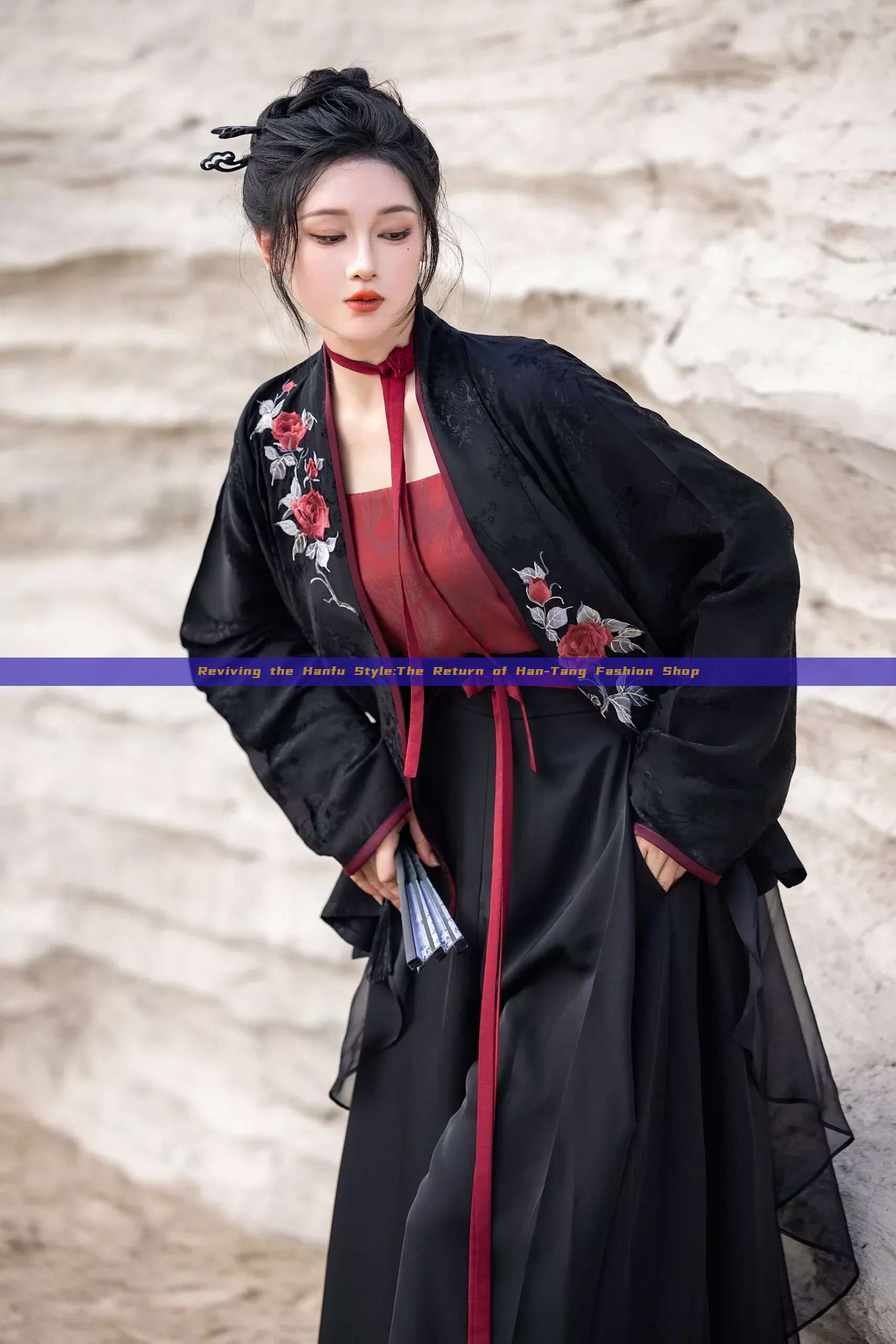 Reviving the Hanfu Style:The Return of Han-Tang Fashion Shop