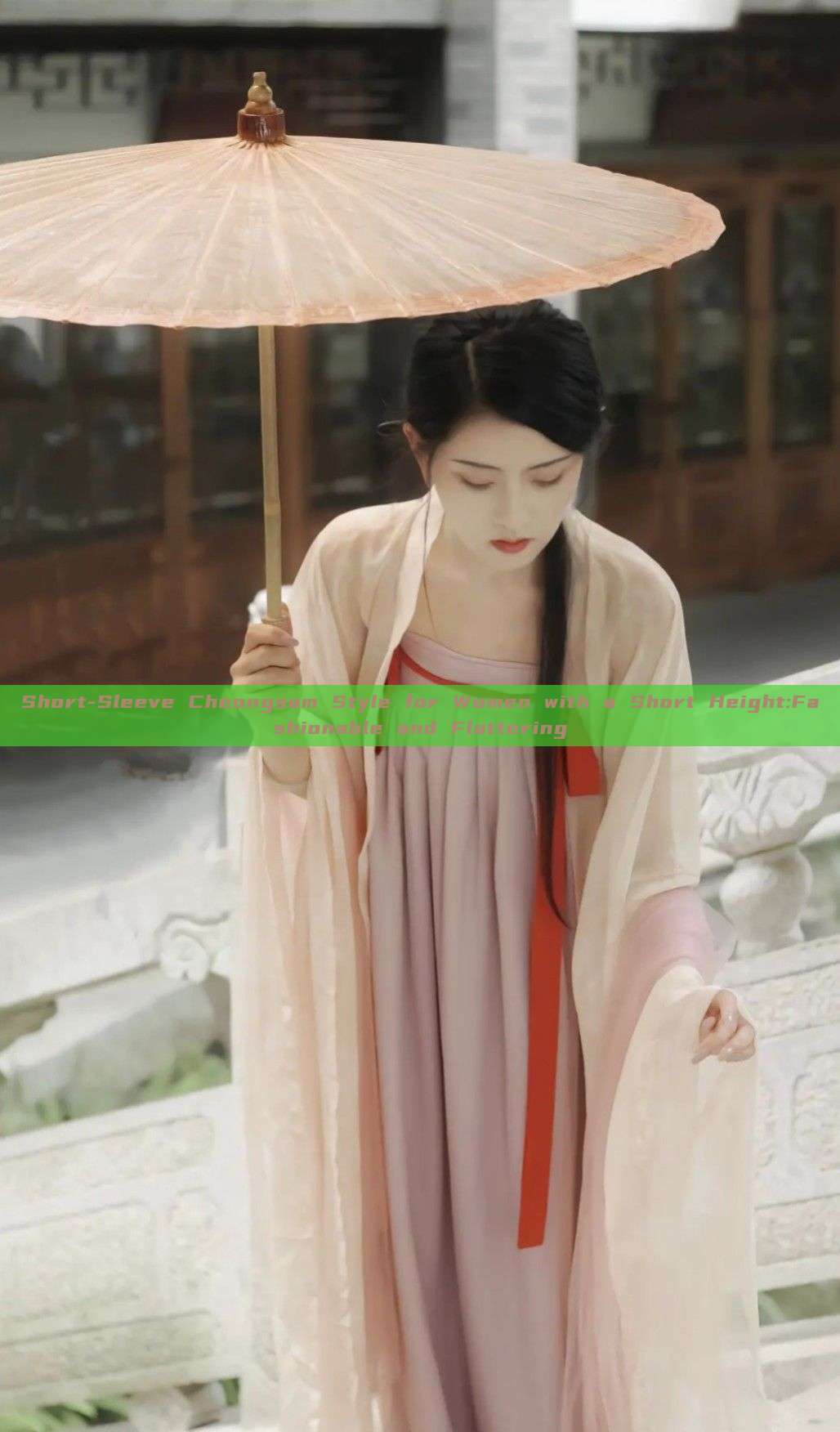 Short-Sleeve Cheongsam Style for Women with a Short Height:Fashionable and Flattering Short-Sleeve Cheongsam Style for Women with a Short Height:Fashionable and Flattering