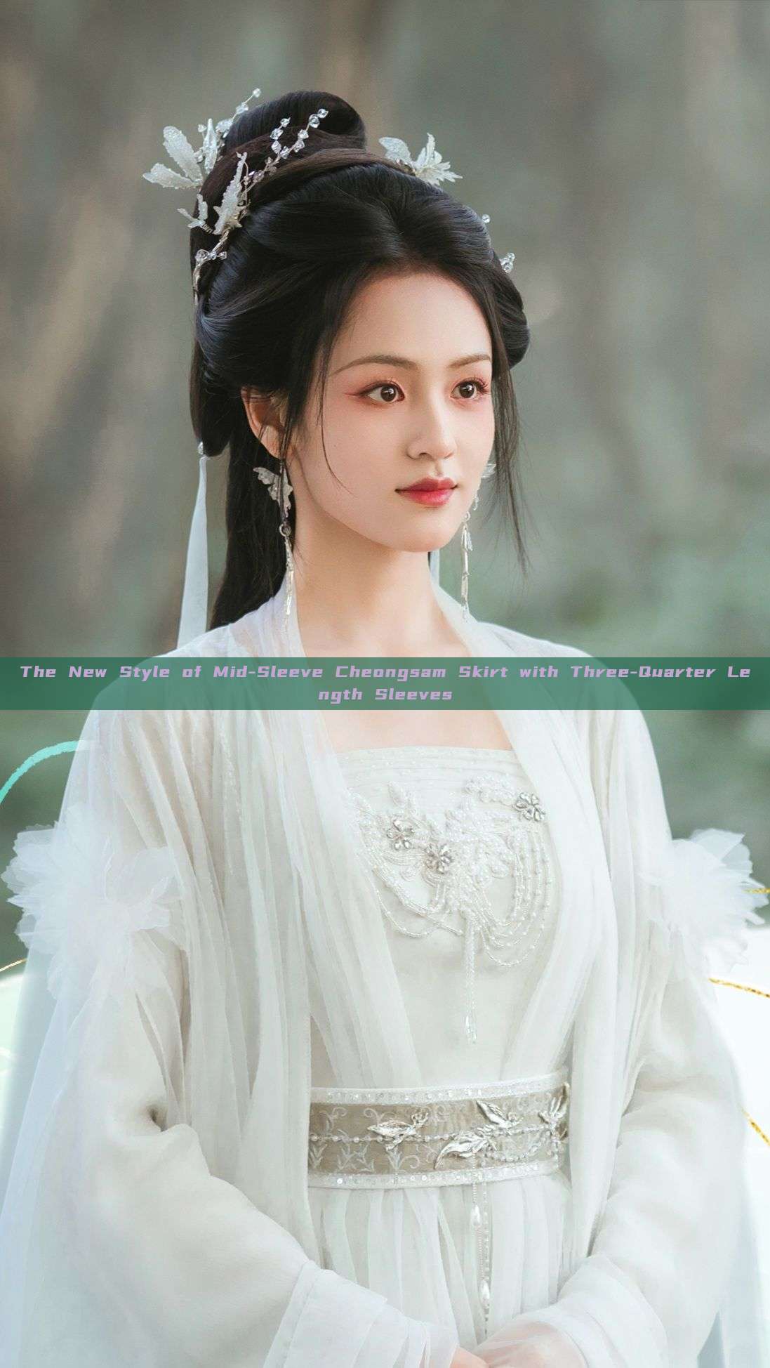 The New Style of Mid-Sleeve Cheongsam Skirt with Three-Quarter Length Sleeves The New Style of Mid-Sleeve Cheongsam Skirt with Three-Quarter Length Sleeves