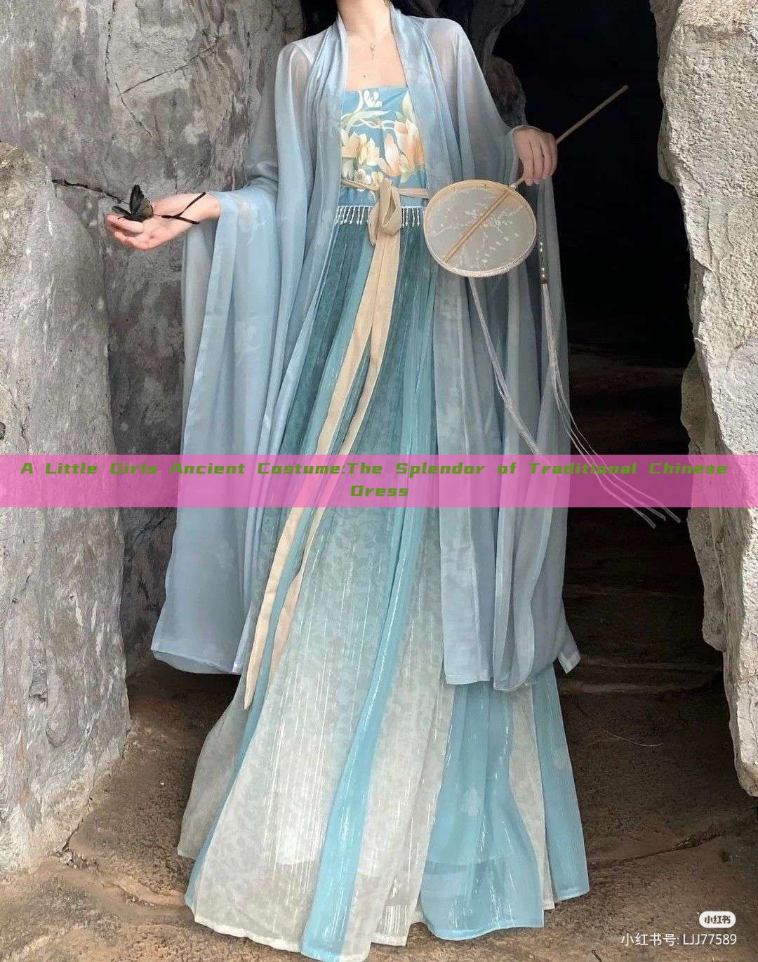 A Little Girls Ancient Costume:The Splendor of Traditional Chinese Dress