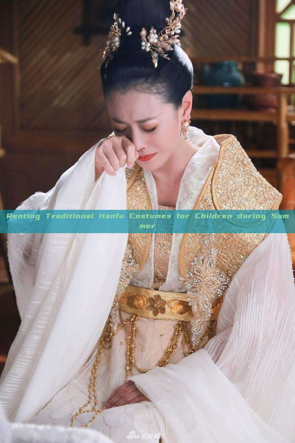 Renting Traditional Hanfu Costumes for Children during Summer