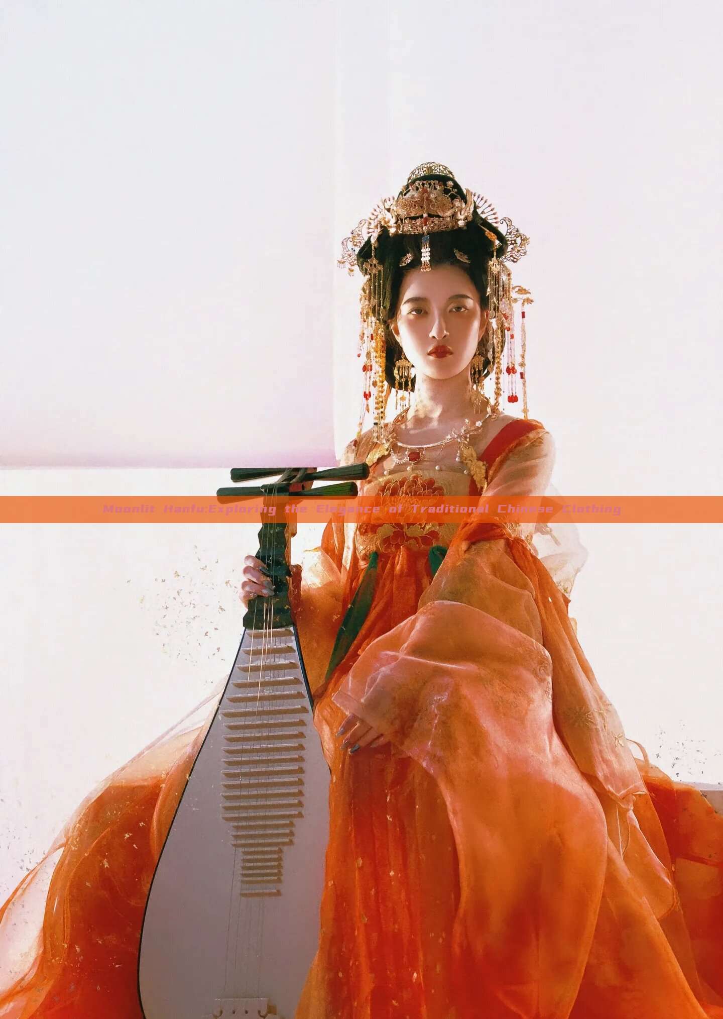 Moonlit Hanfu:Exploring the Elegance of Traditional Chinese Clothing
