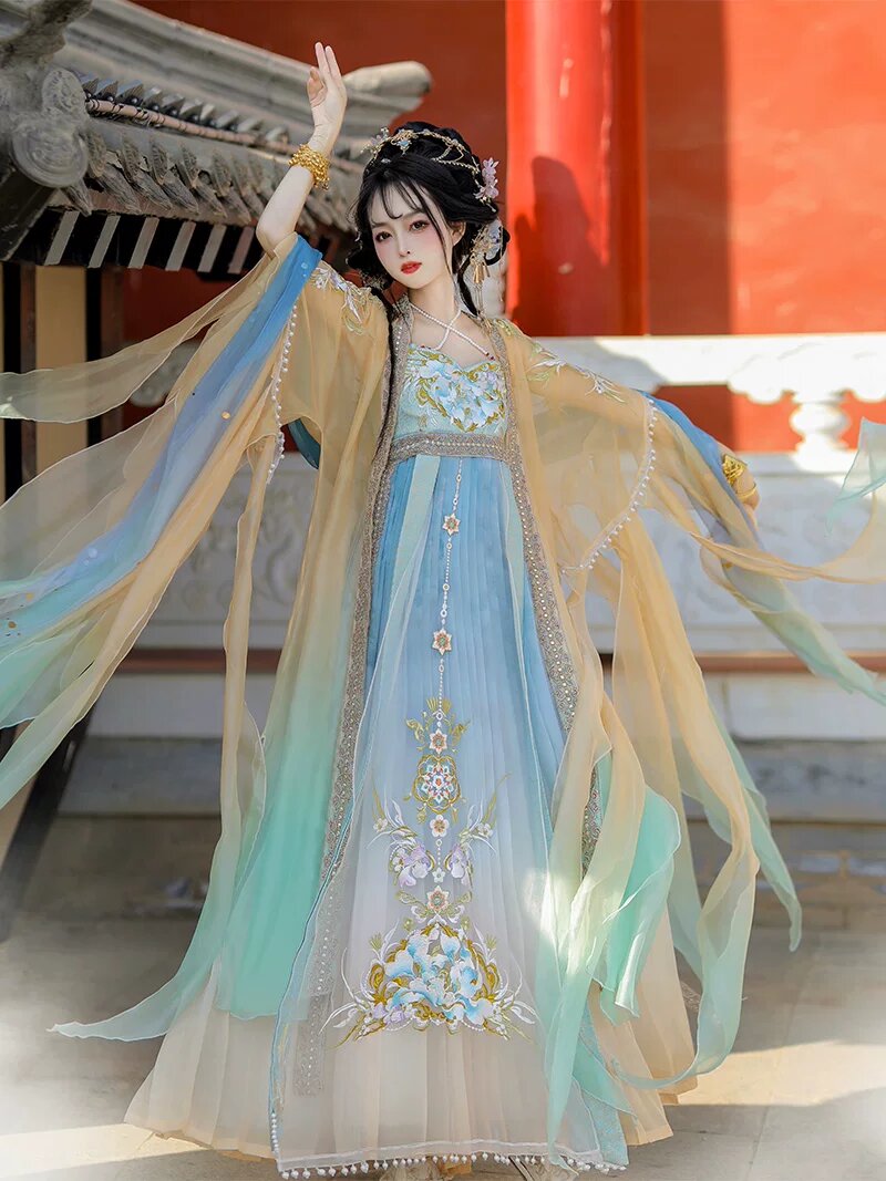 Elegant Bridal Gowns:The Rise of Qipao Rental for Happy Grandmothers