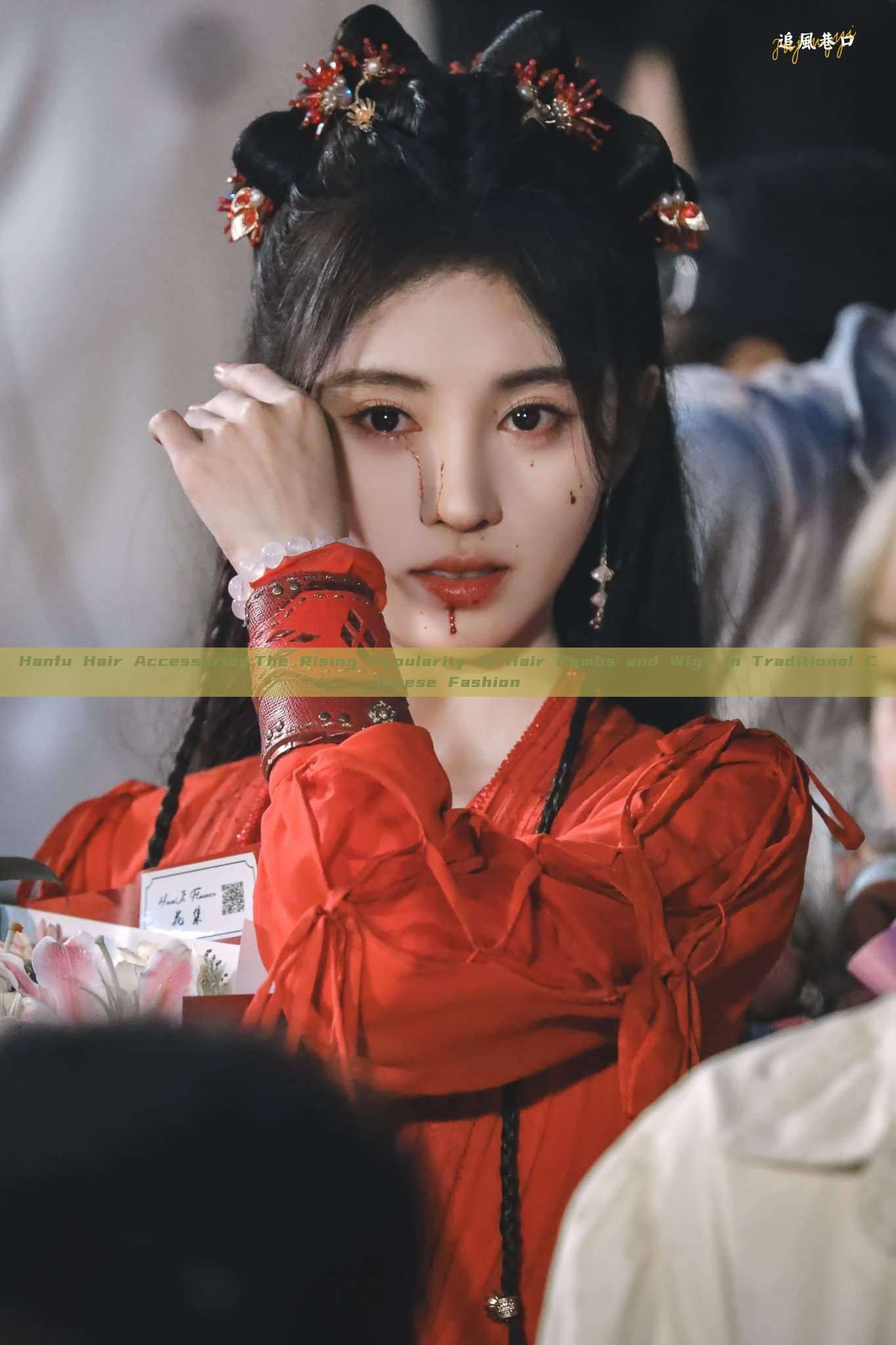 Hanfu Hair Accessories:The Rising Popularity of Hair Combs and Wigs in Traditional Chinese Fashion Hanfu Hair Accessories:The Rising Popularity of Hair Combs and Wigs in Traditional Chinese Fashion