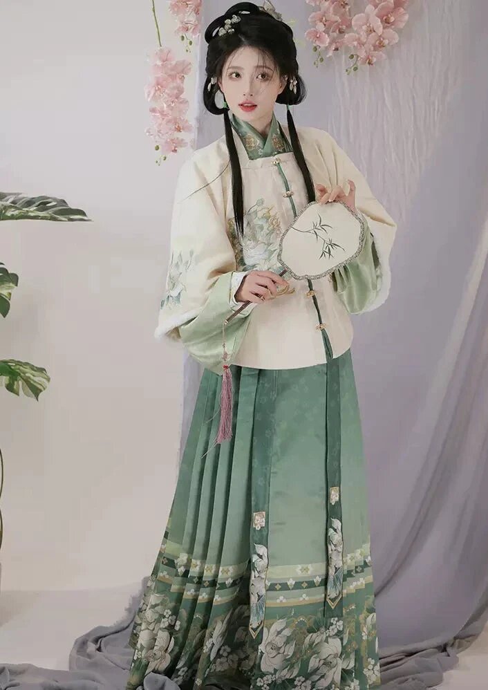 Elegant French Cheongsam:A Luxury Fashion Statement