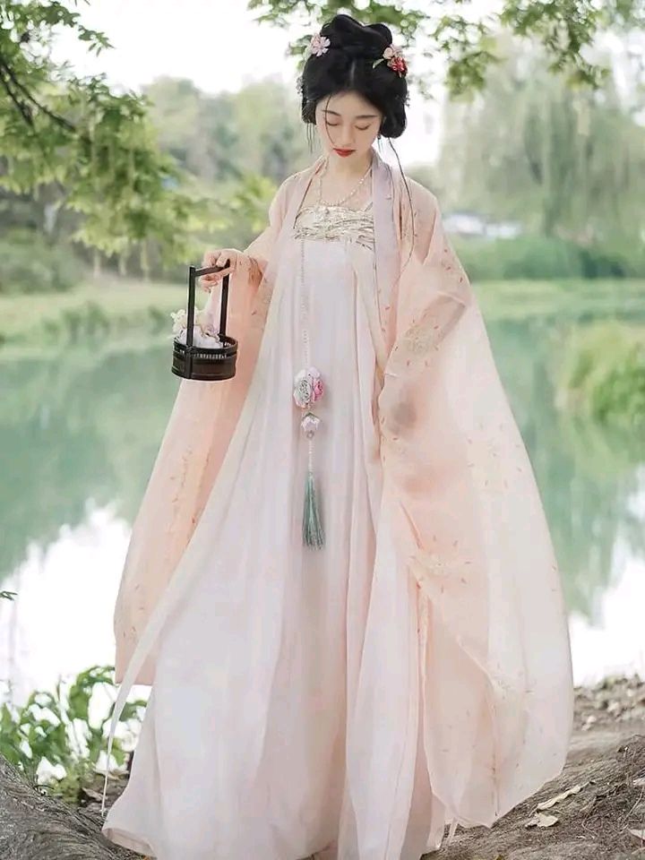 Embracing Tradition:A Qipao-Inspired Clutch Bag
