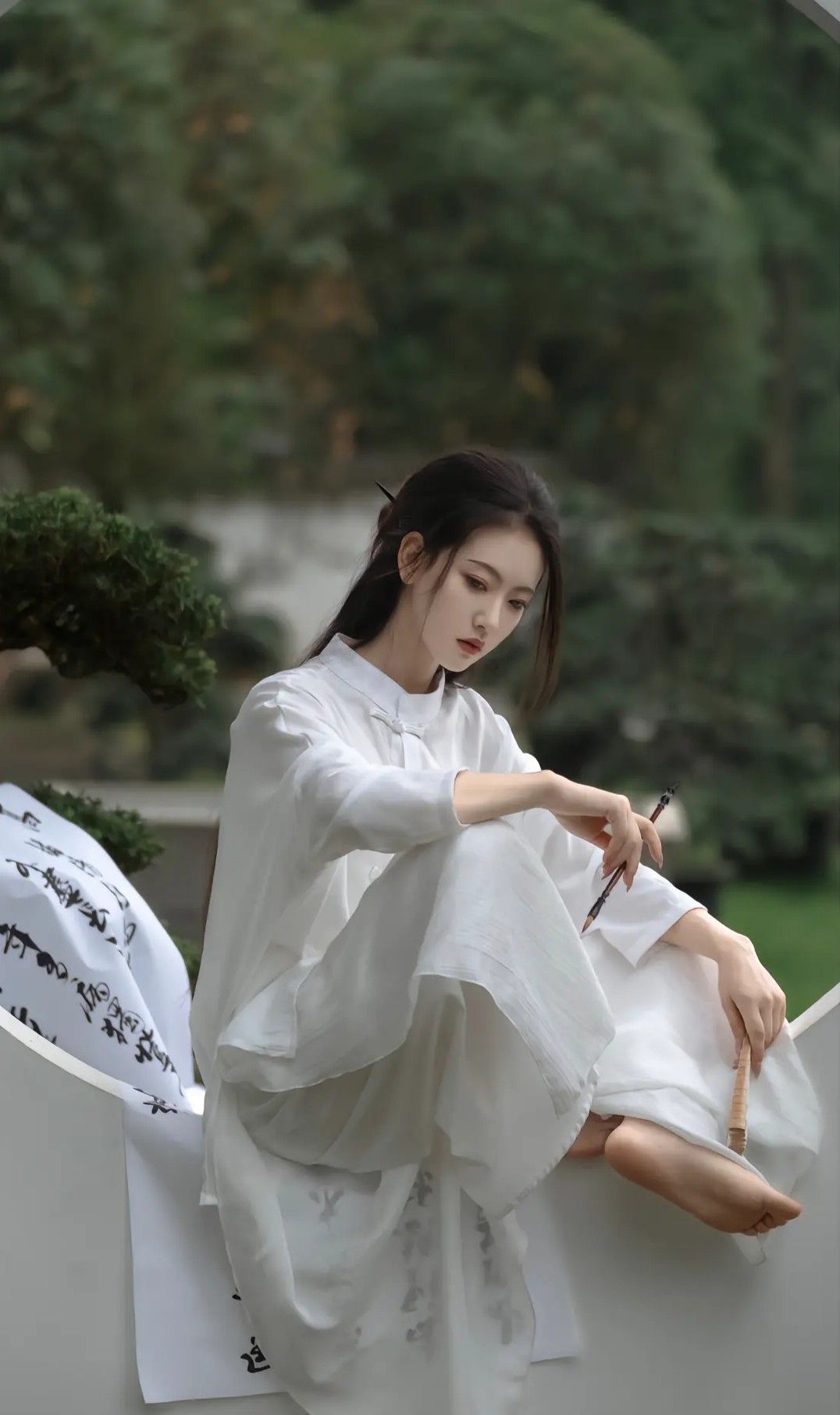 Exploring the Elegance of a Checkered Qipao with a Long-Style Silhouette Exploring the Elegance of a Checkered Qipao with a Long-Style Silhouette