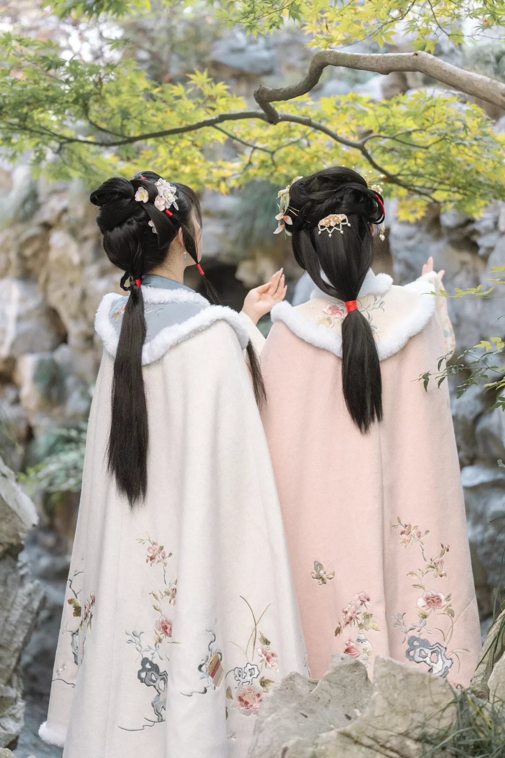 The Splendid Splendor of Sichuans Chuandan Yu Meiren Traditional Hanfu Costumes