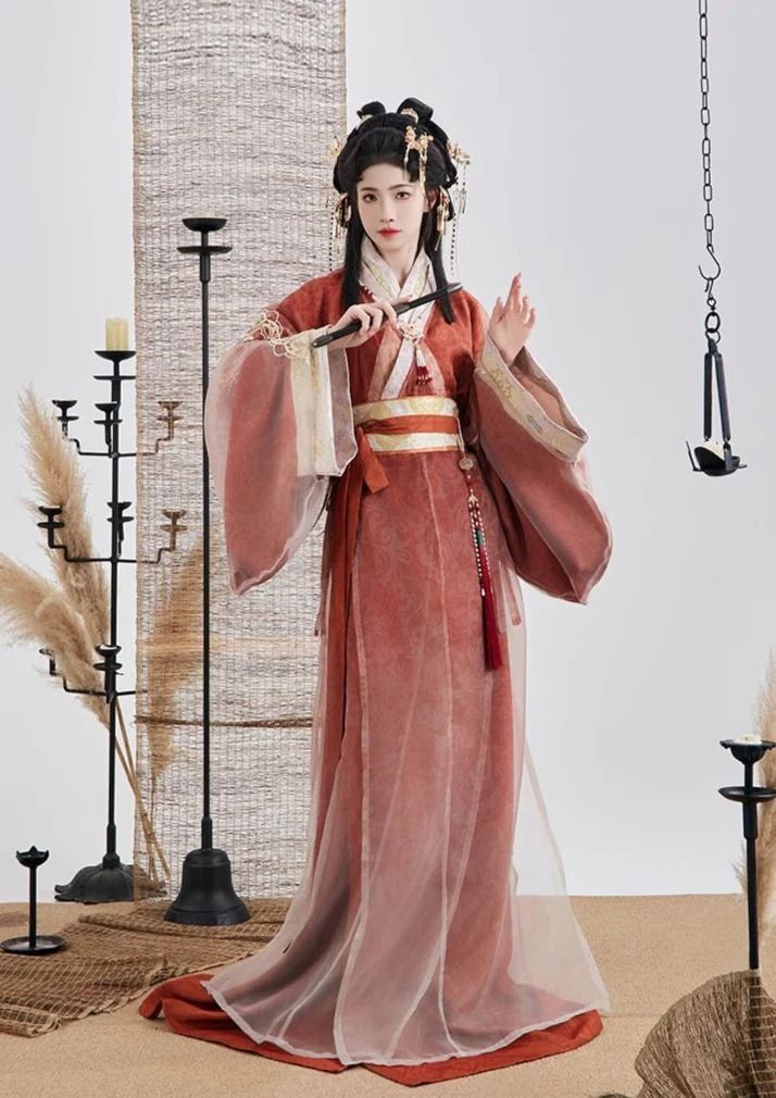 Affordable Chinese-Style Hanfu with Waisted and Over-the-Knee Styles