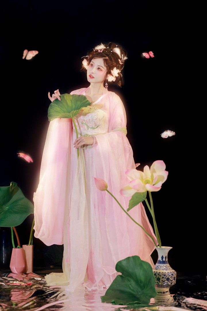 The Complete Set of Hanfu Clothing in the Wei,Jin,and Southern and Northern Dynasties The Complete Set of Hanfu Clothing in the Wei,Jin,and Southern and Northern Dynasties