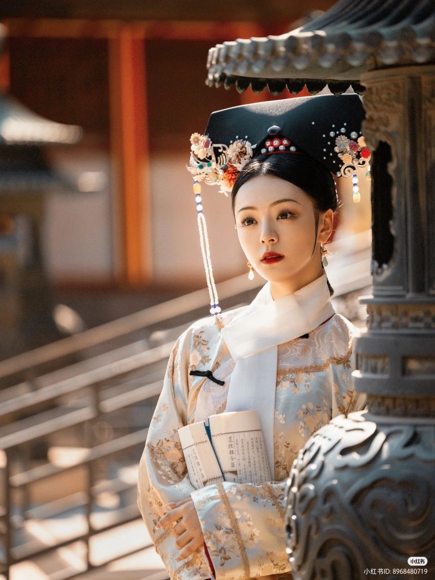 Reimagining the Traditional Cheongsam:An Enhanced Version of the Long-Style Flag袍 Reimagining the Traditional Cheongsam:An Enhanced Version of the Long-Style Flag袍