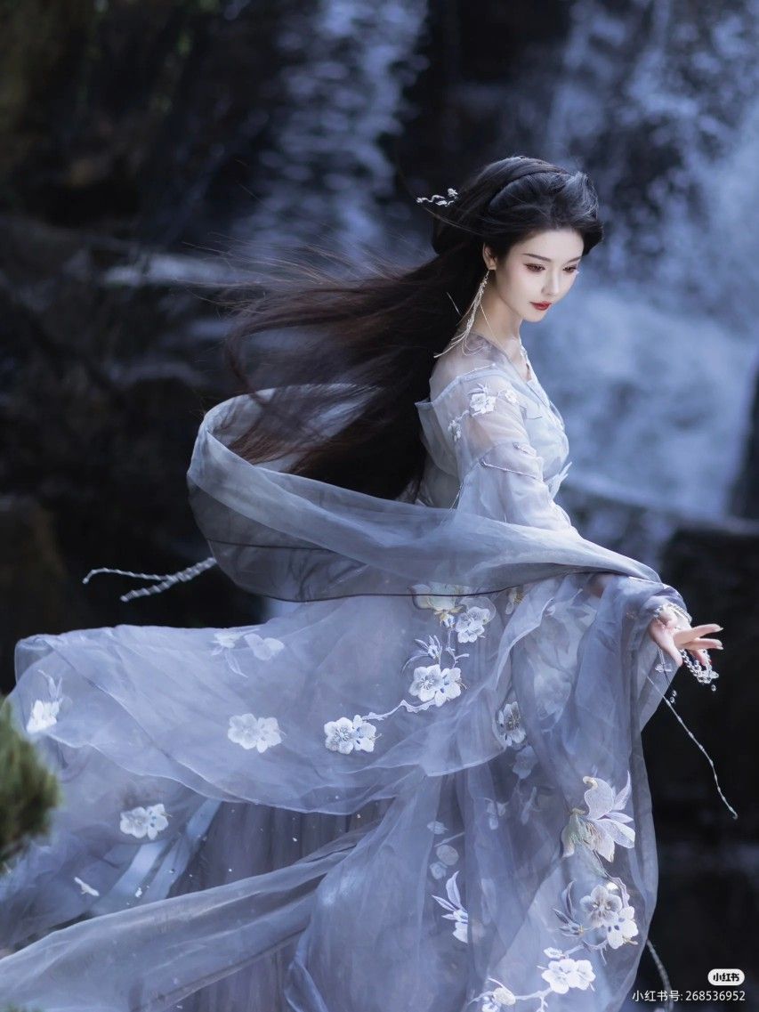 The Era of Qinghuan:Original Hanfu Fashion in a New Light