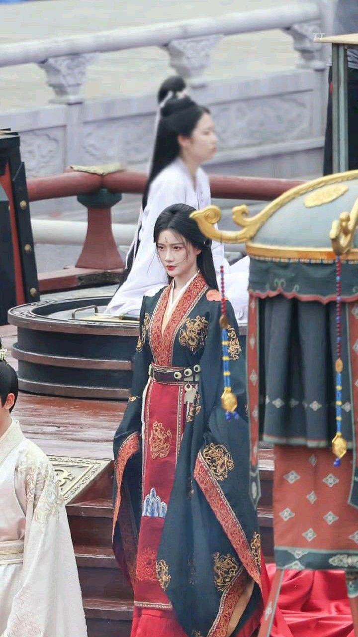 Beautiful Scholars Style:The Revival of Hanfu,Traditional Chinese Scholars Attire
