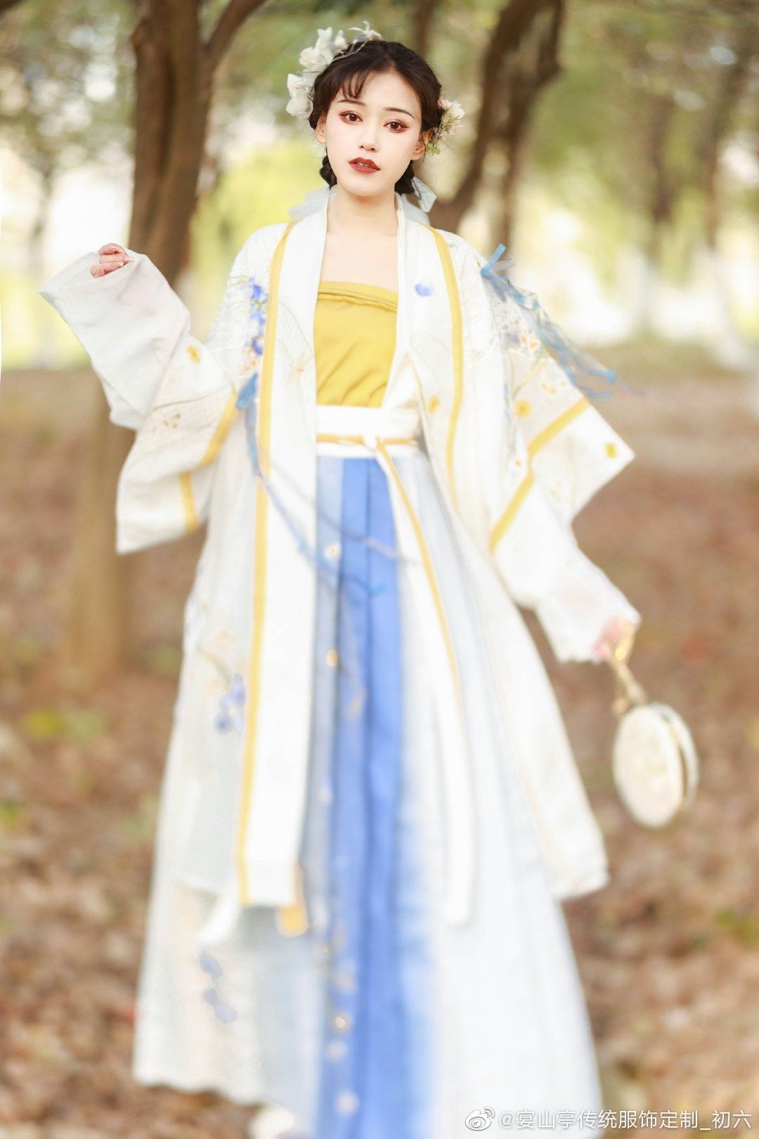 Traditional Cheongsam Accessories:The Delicate Charm of Hanging Buttons and Decorations