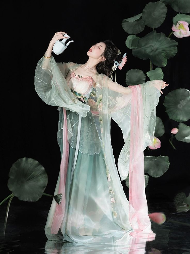The Enchanting Beauty of Traditional Chinese Attire:Junior High School Girls in Hanfu Fashion