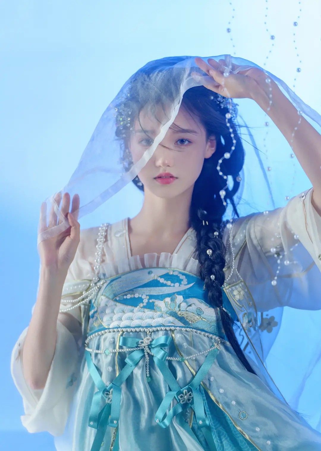 Original Design of Gongyu Clothing in Hanfu Style:A Students Perspective